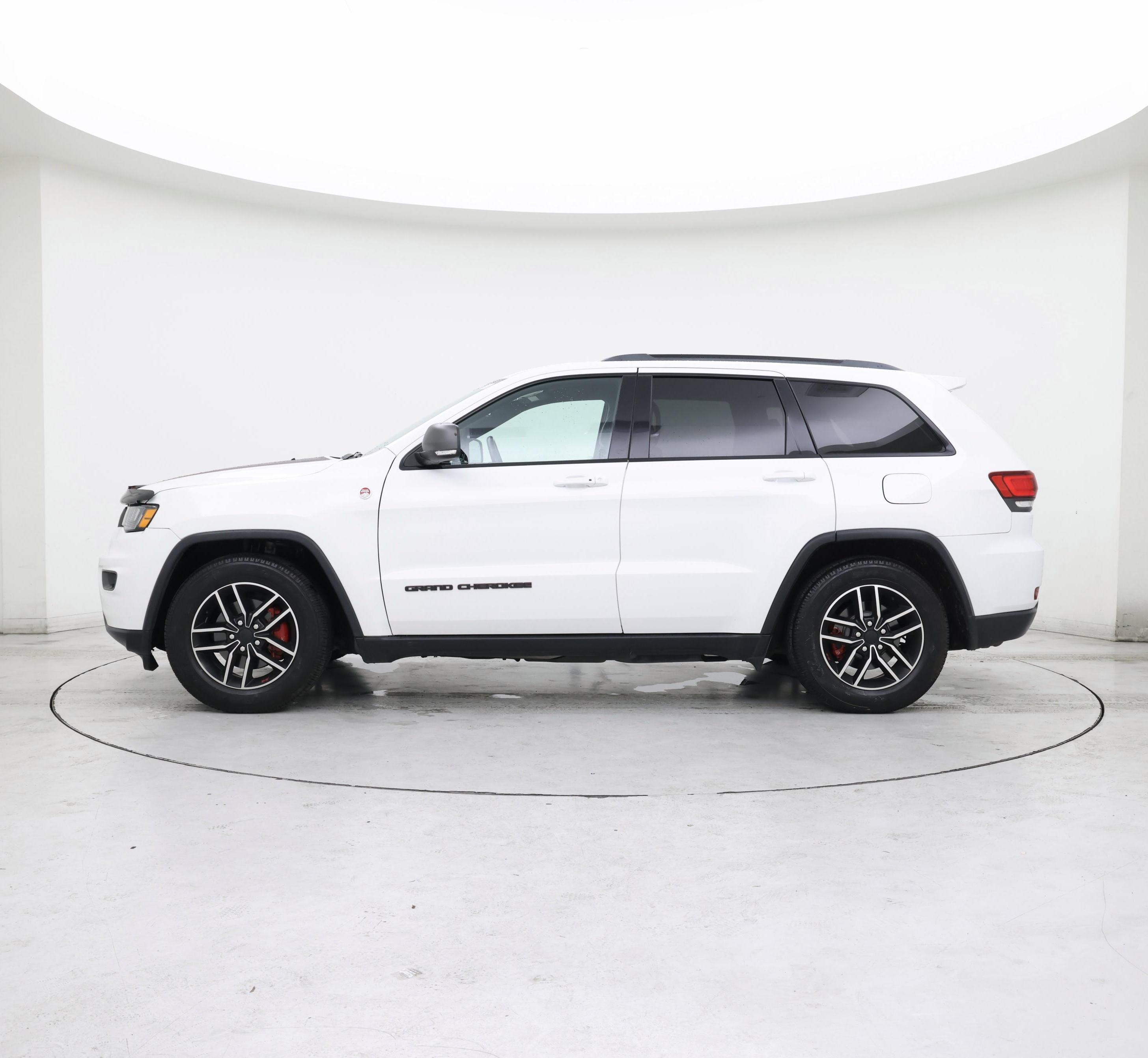 Thumbnail: 2019 Jeep Grand Cherokee - 3