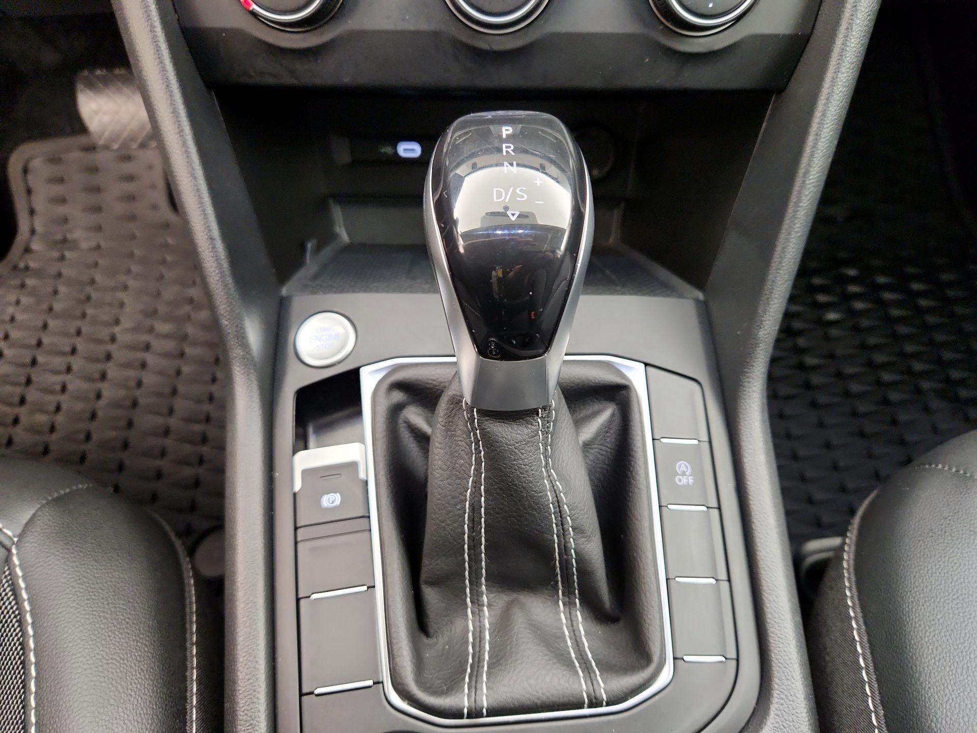 Thumbnail: 2022 Volkswagen Taos - 17