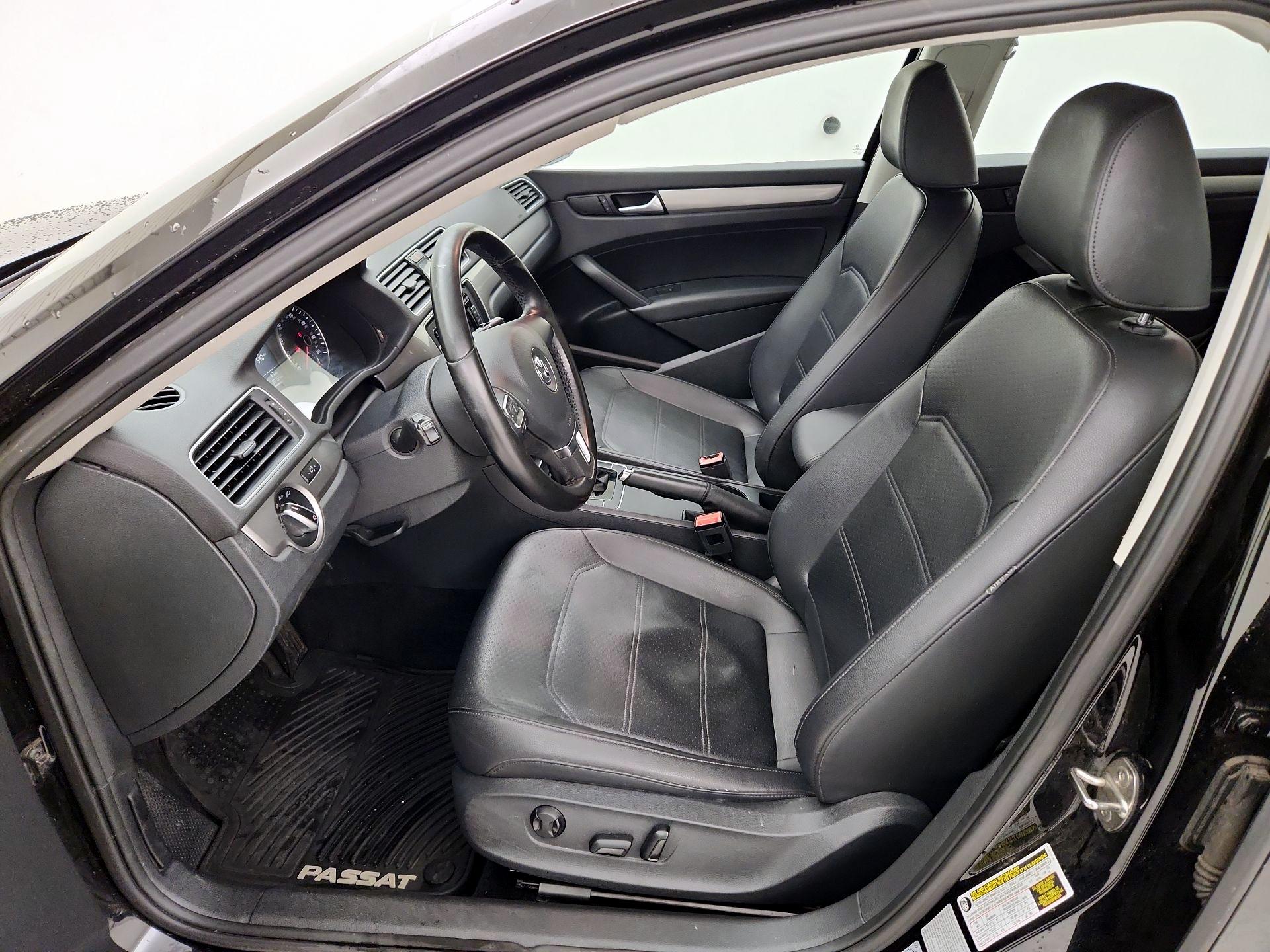 Thumbnail: 2015 Volkswagen Passat - 11