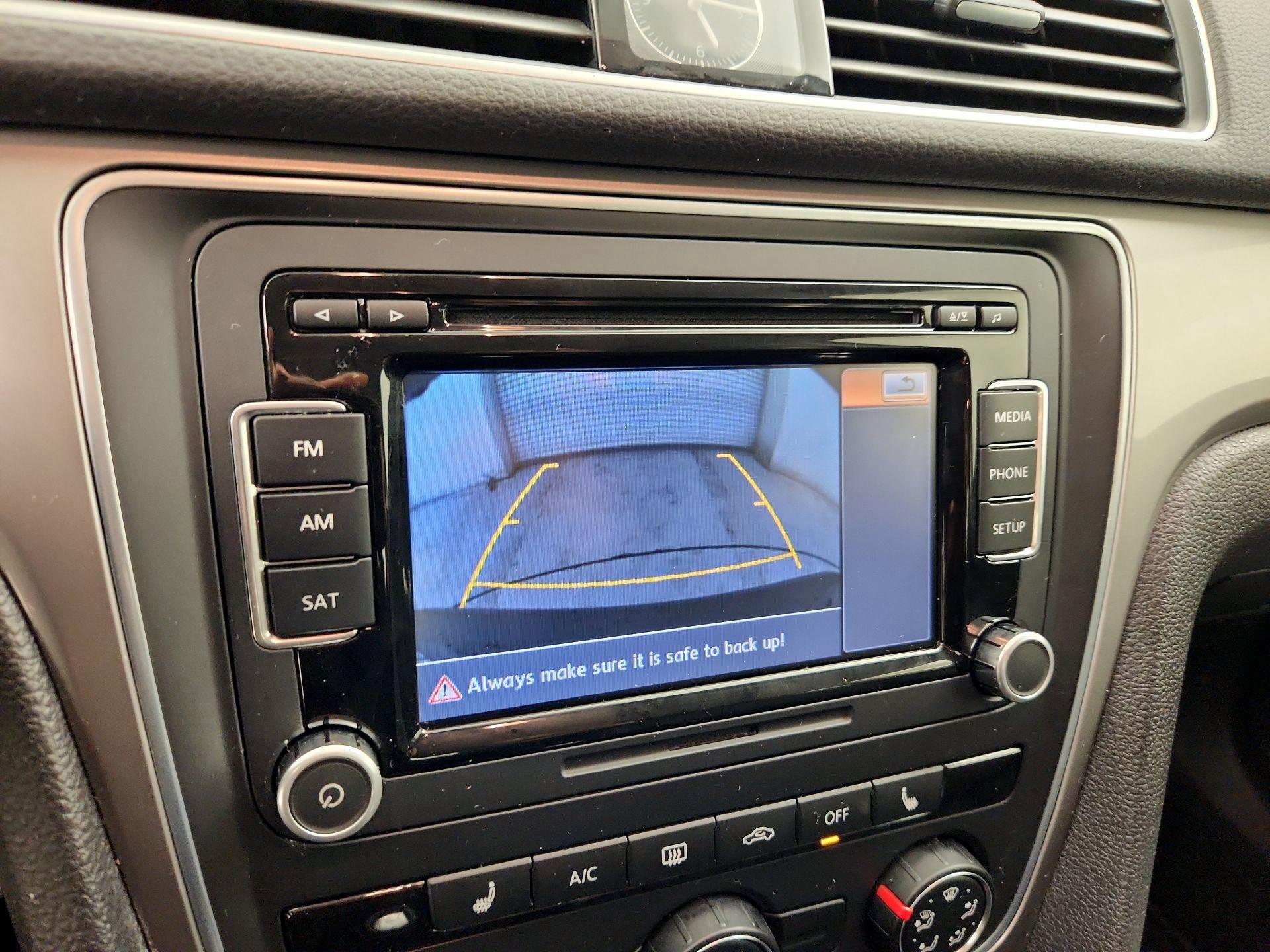 Thumbnail: 2015 Volkswagen Passat - 14