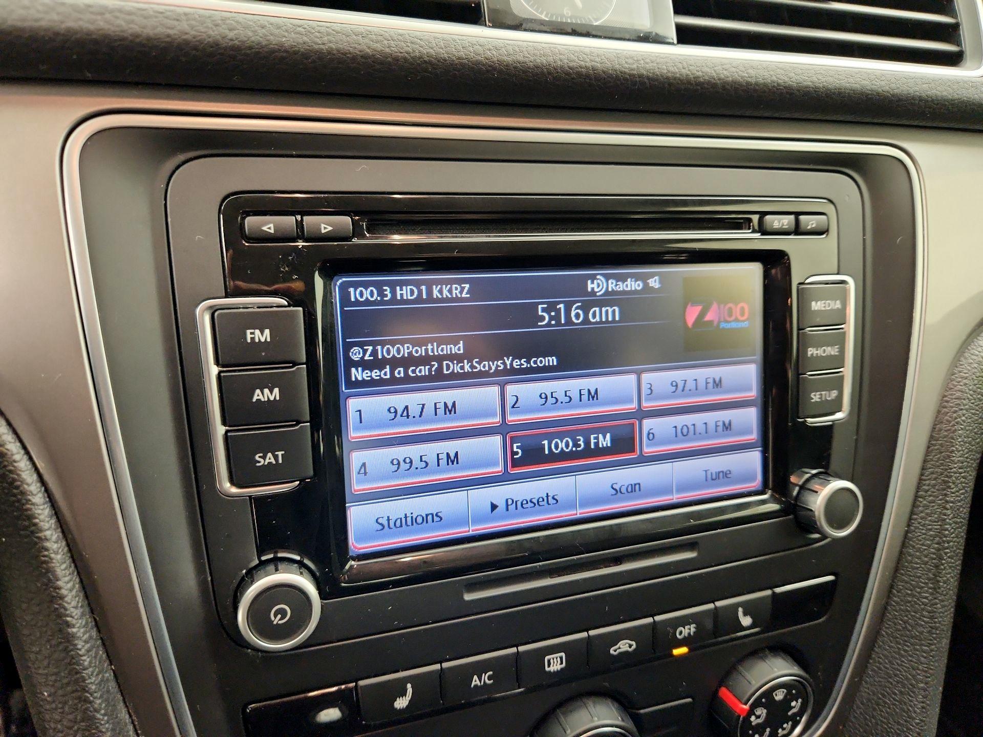 Thumbnail: 2015 Volkswagen Passat - 15