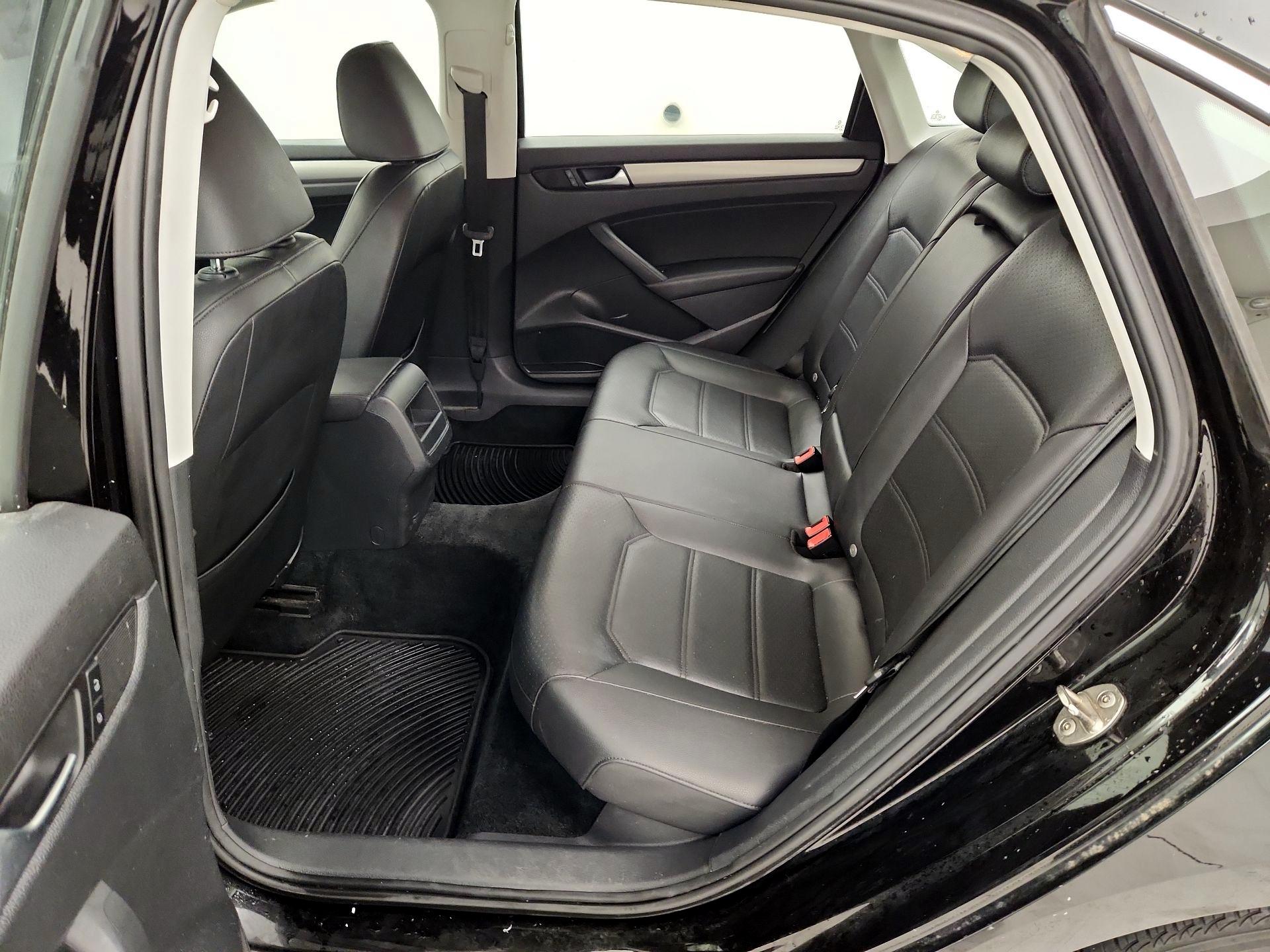 Thumbnail: 2015 Volkswagen Passat - 19