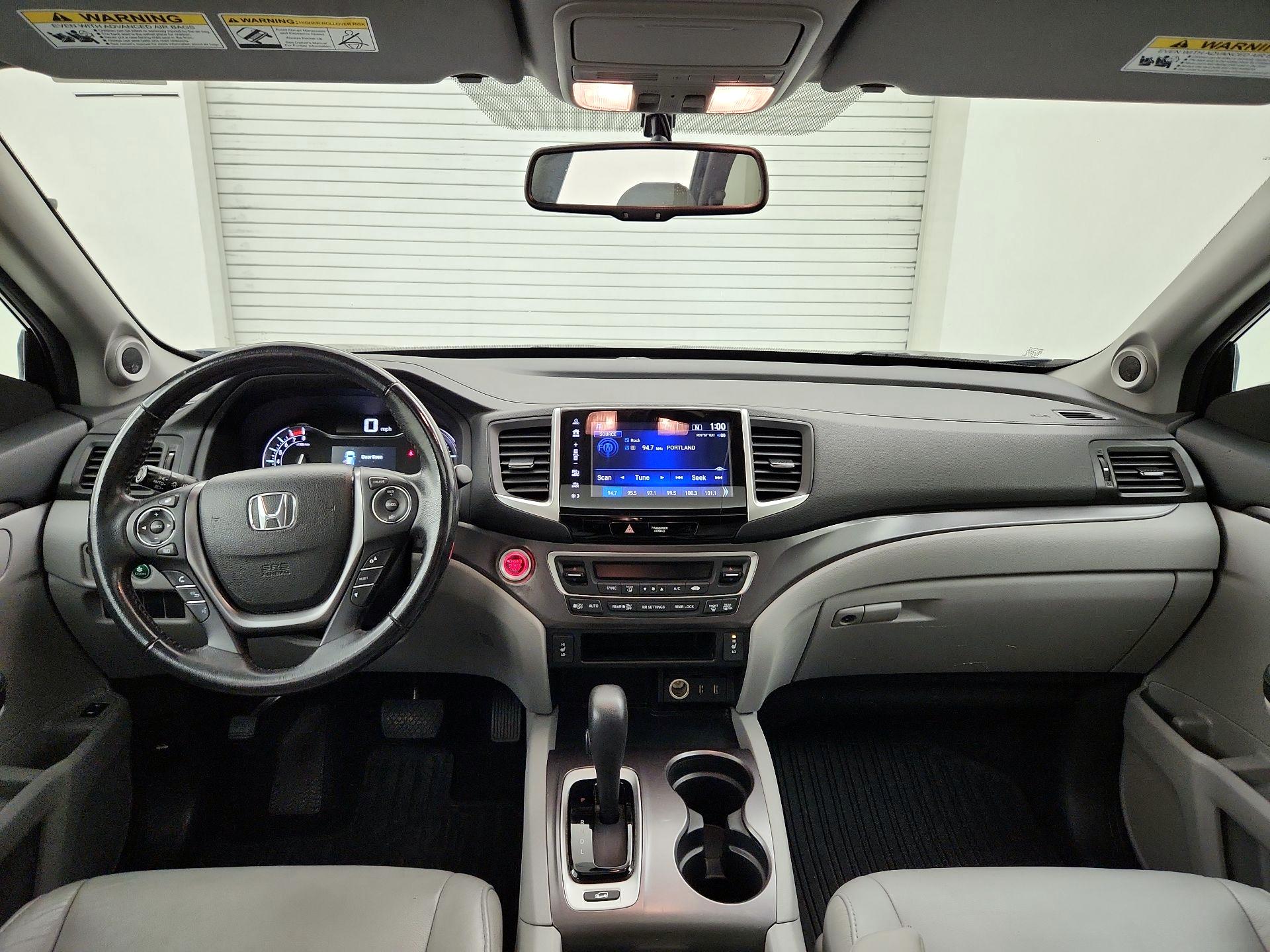 Thumbnail: 2017 Honda Pilot - 9