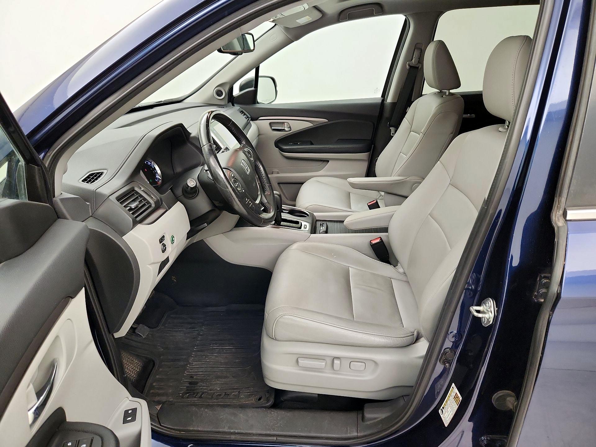 Thumbnail: 2017 Honda Pilot - 11