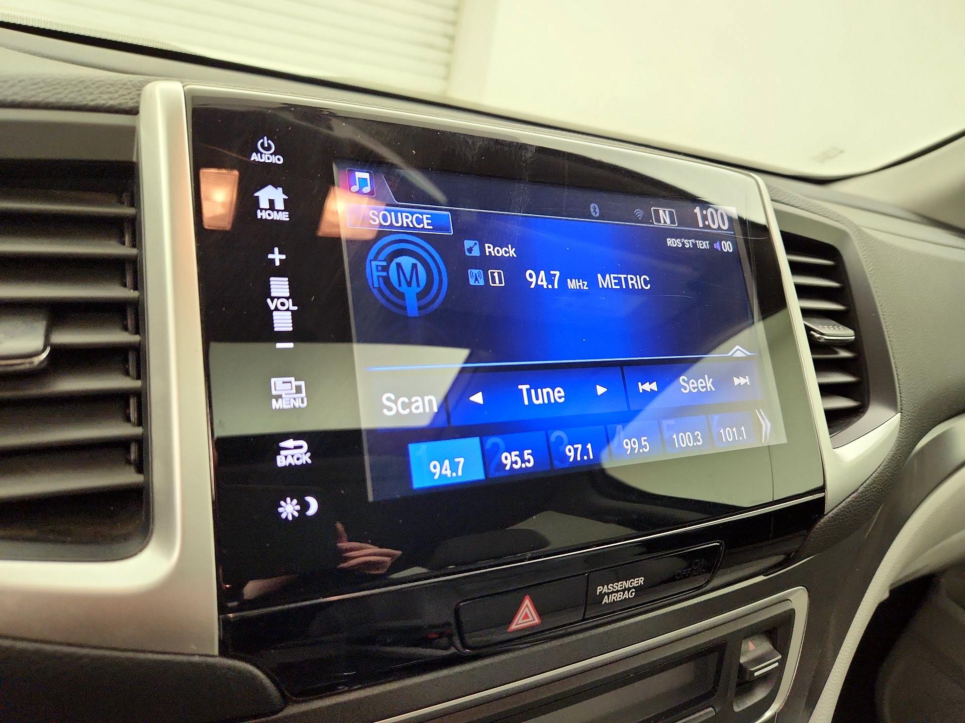 Thumbnail: 2017 Honda Pilot - 15