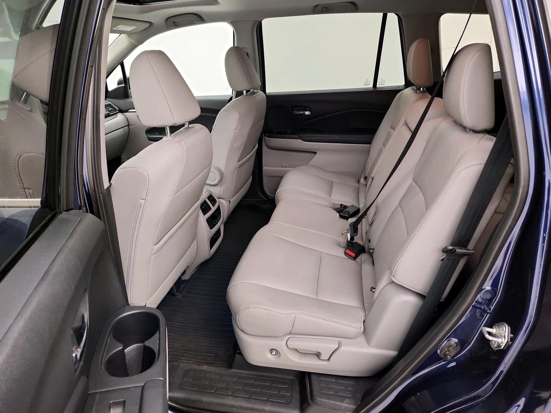 Thumbnail: 2017 Honda Pilot - 20