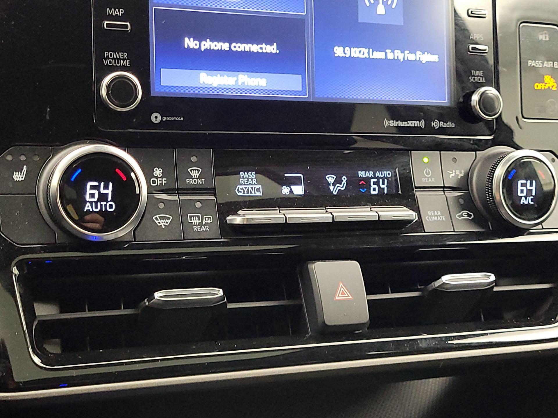 Thumbnail: 2022 Toyota Highlander - 16