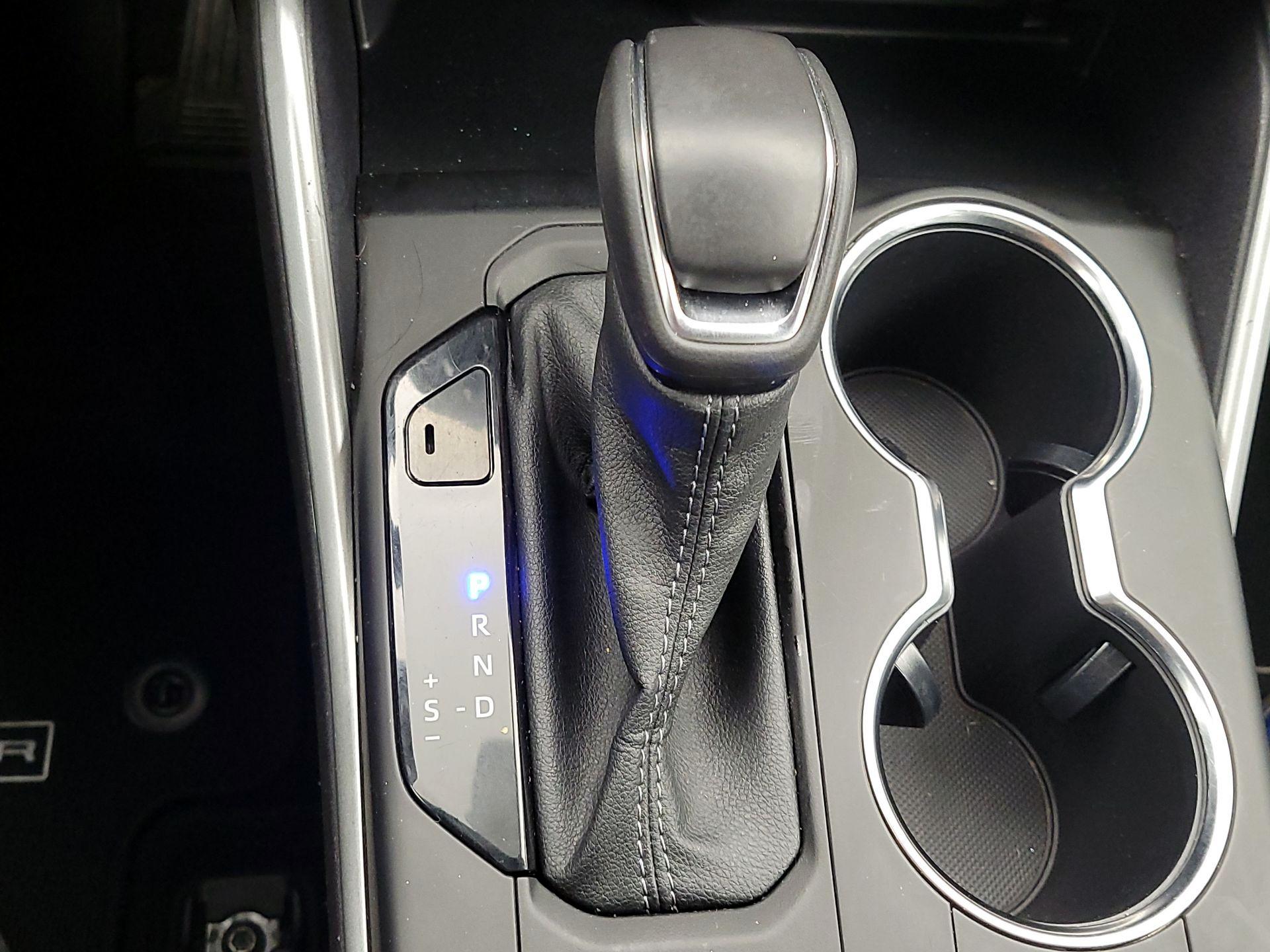 Thumbnail: 2022 Toyota Highlander - 17