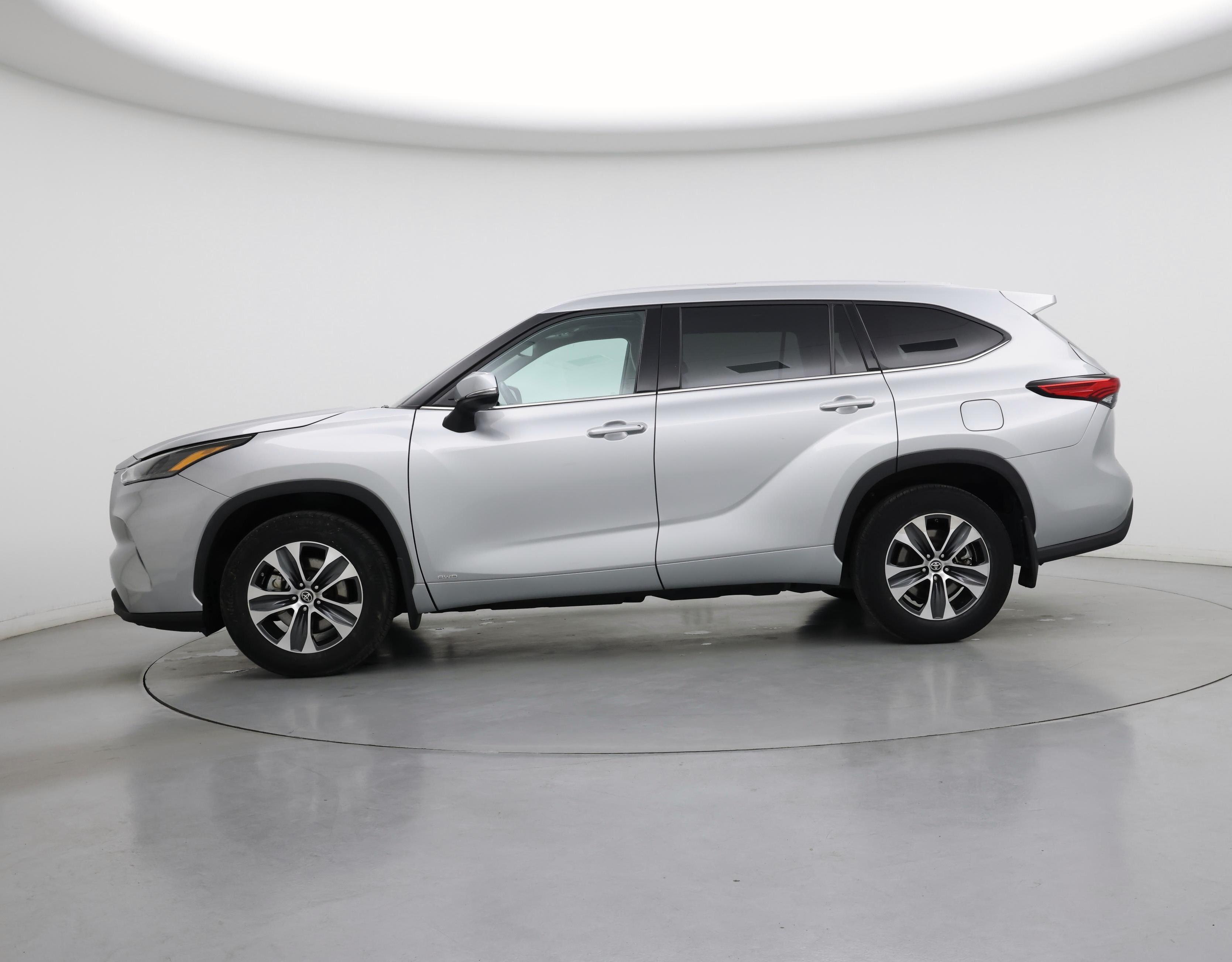 Thumbnail: 2022 Toyota Highlander - 3