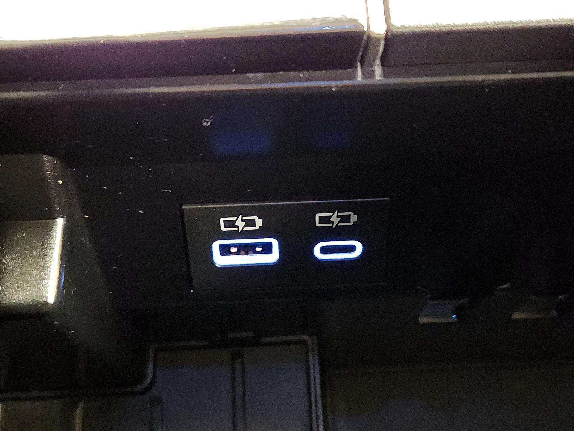 Thumbnail: 2022 Toyota Tundra - 18