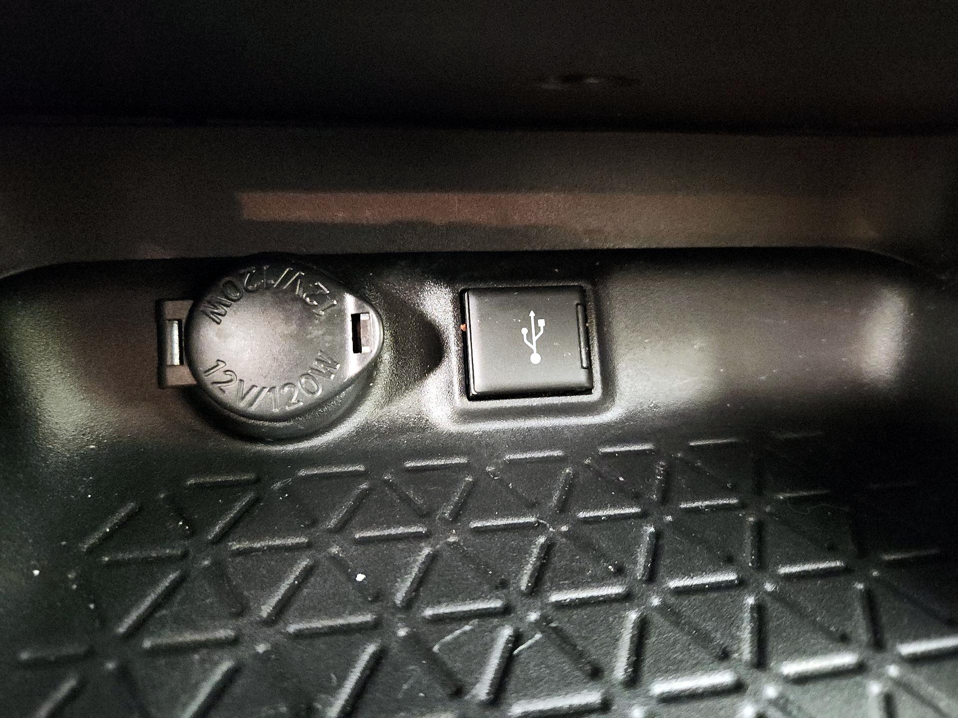 Thumbnail: 2020 Toyota RAV4 - 18