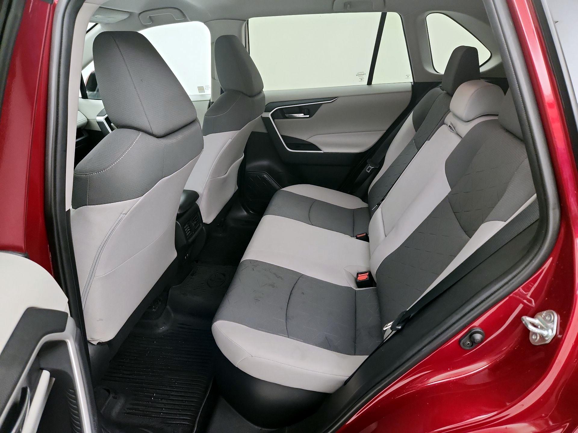 Thumbnail: 2020 Toyota RAV4 - 19