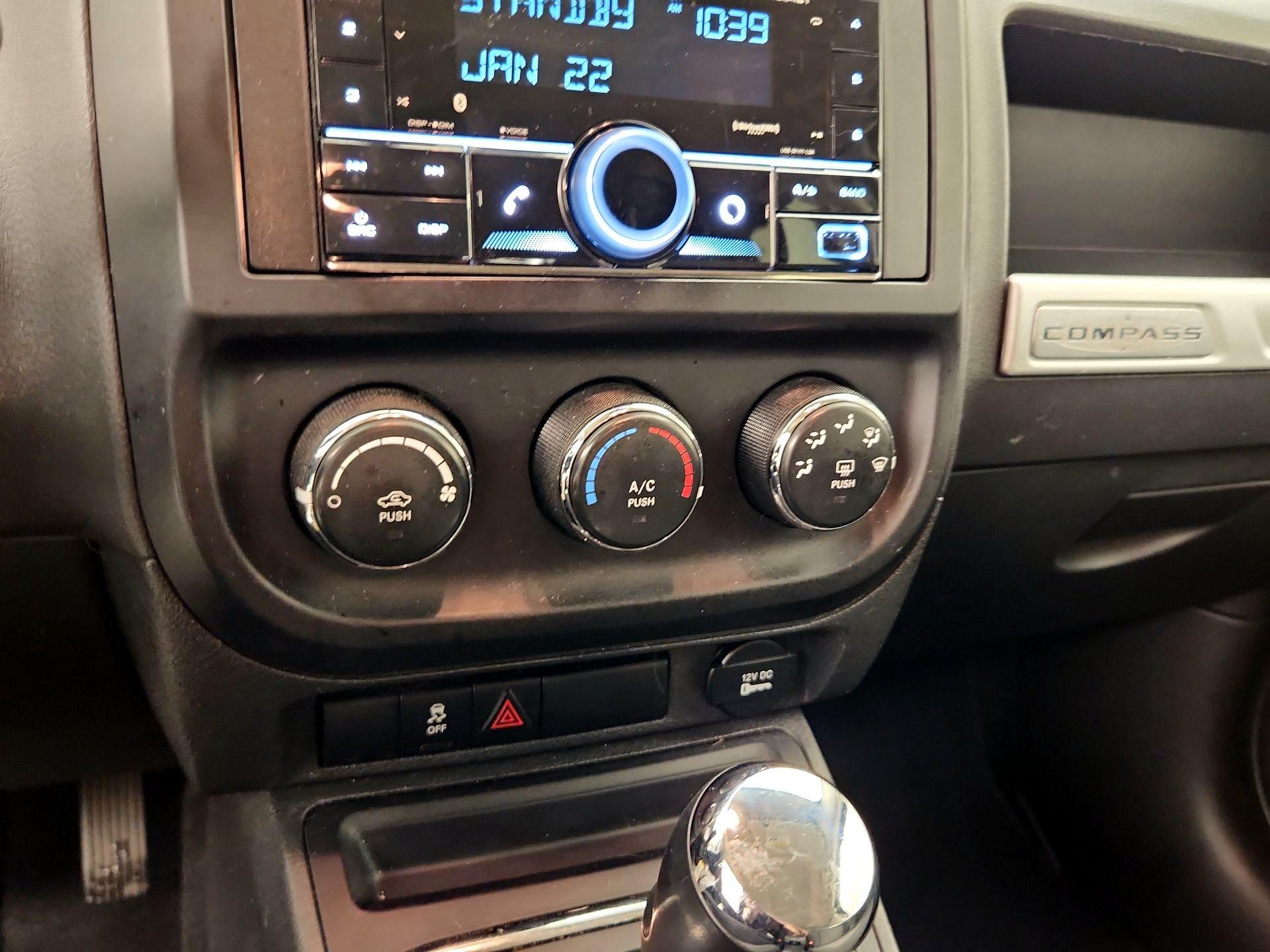 Thumbnail: 2014 Jeep Compass - 14