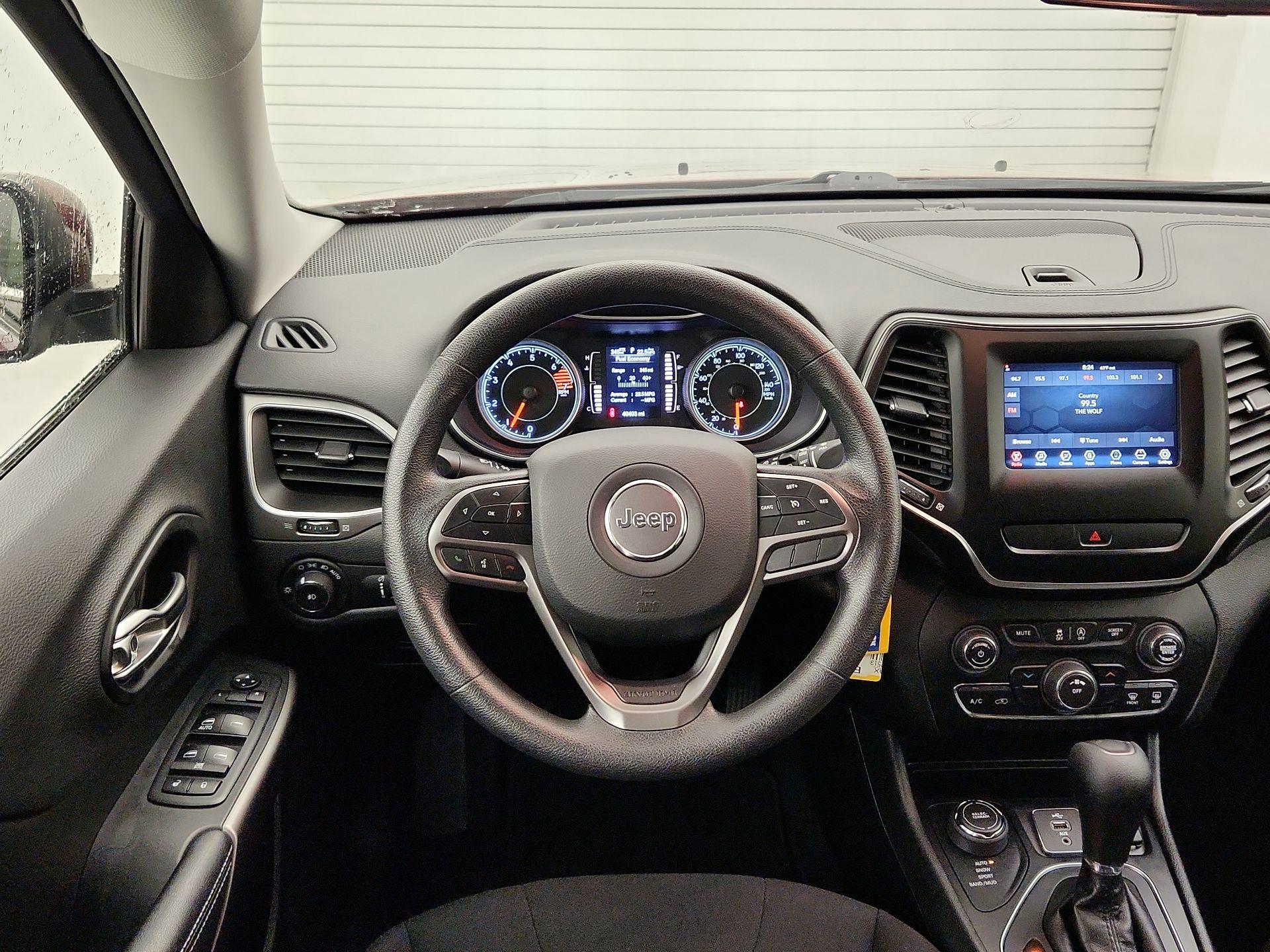 Thumbnail: 2019 Jeep Cherokee - 10