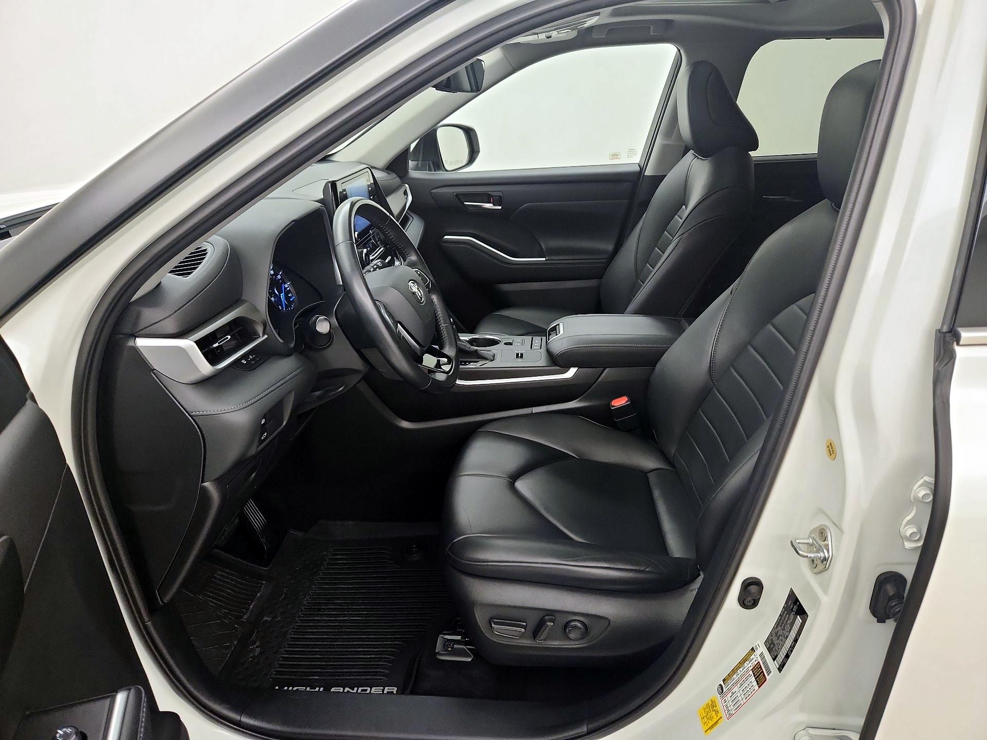 Thumbnail: 2020 Toyota Highlander - 11