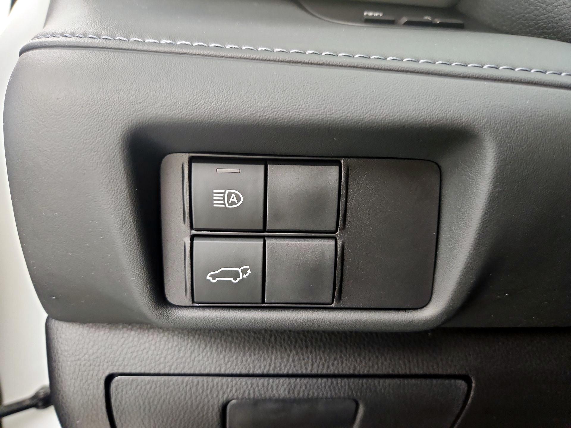 Thumbnail: 2020 Toyota Highlander - 13