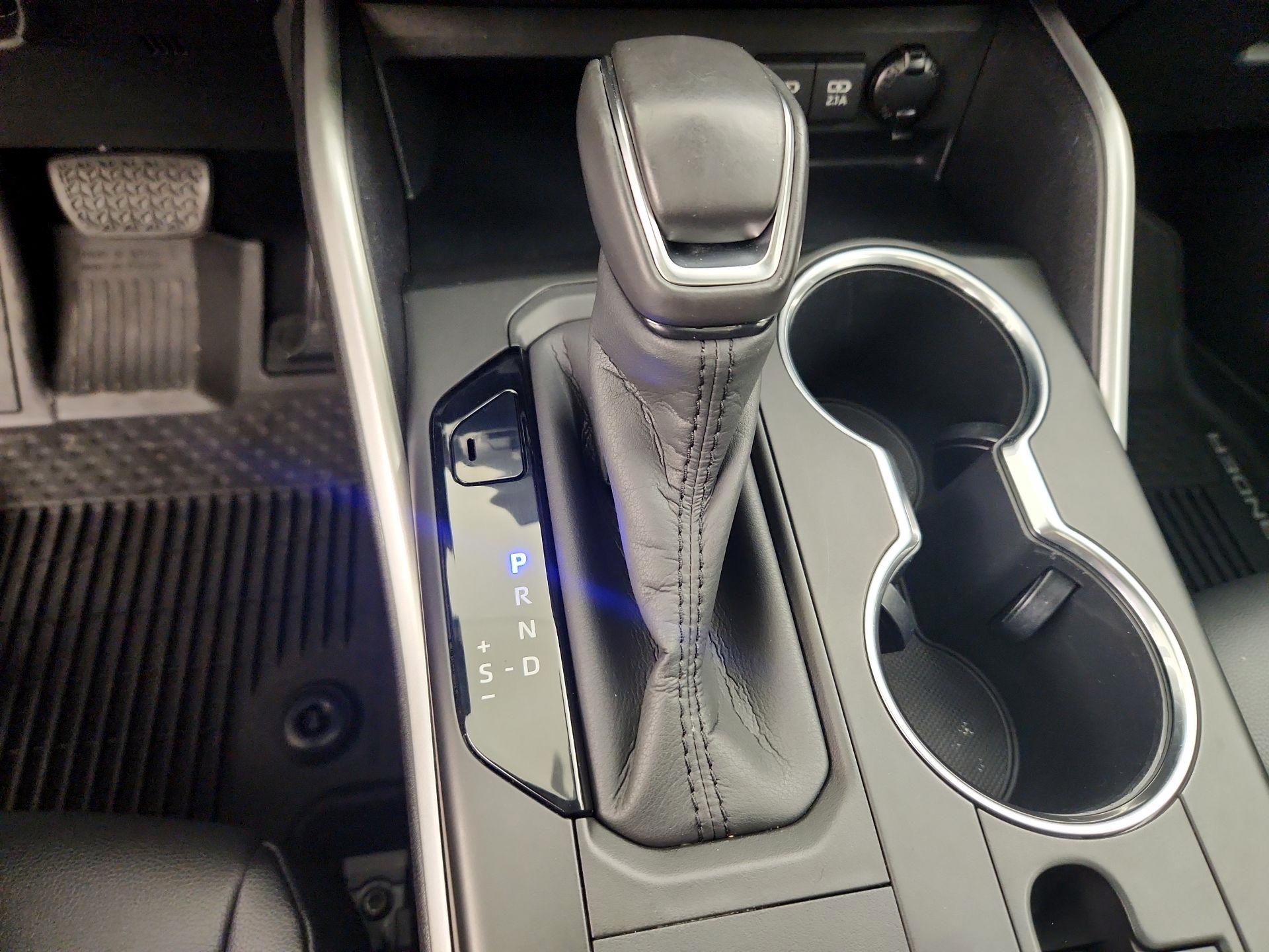 Thumbnail: 2020 Toyota Highlander - 18