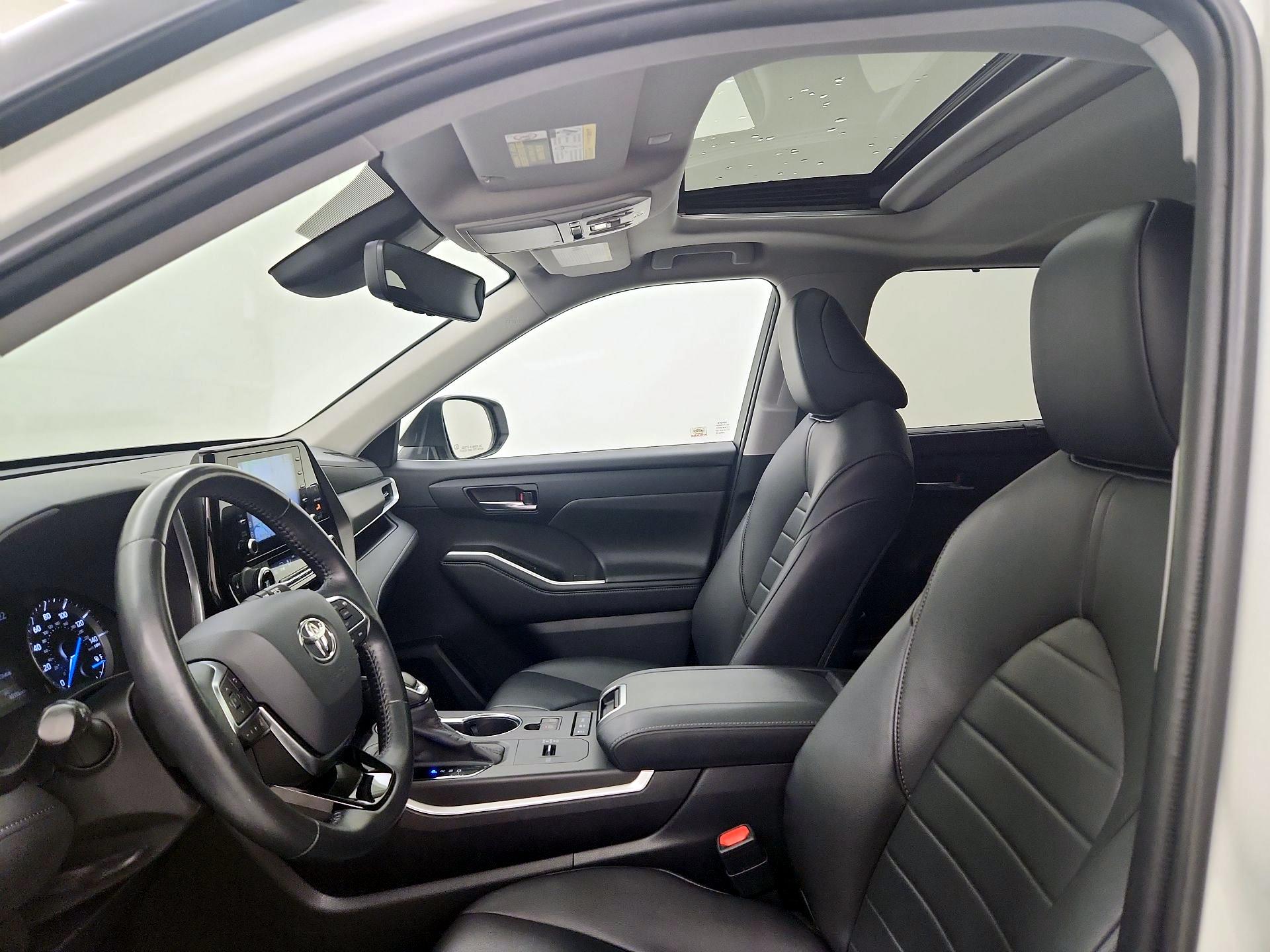 Thumbnail: 2020 Toyota Highlander - 20