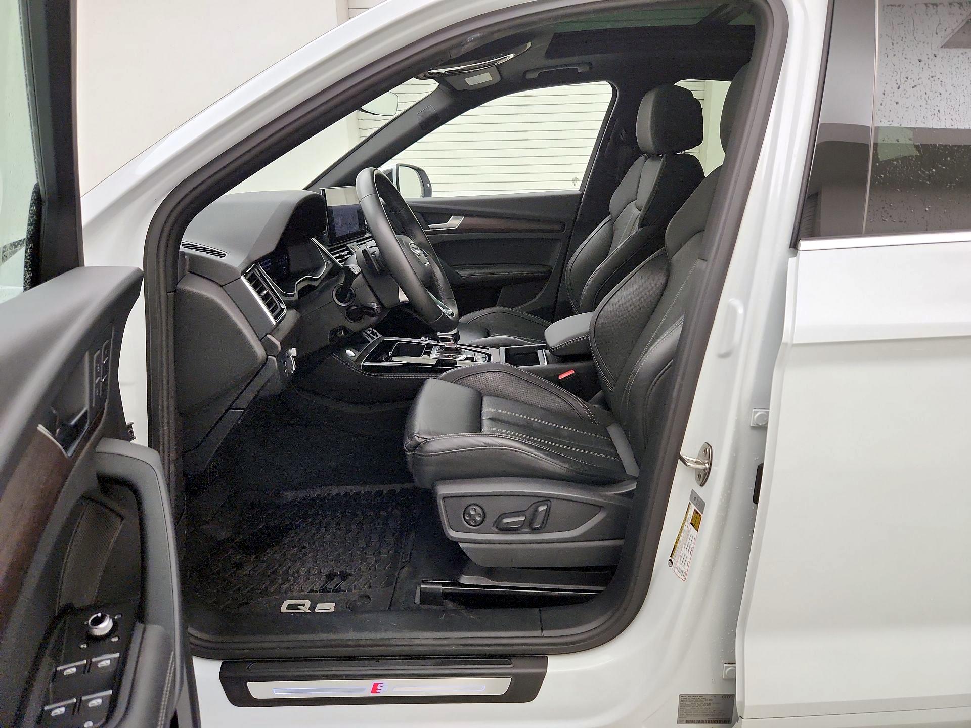 Thumbnail: 2023 Audi Q5 - 11