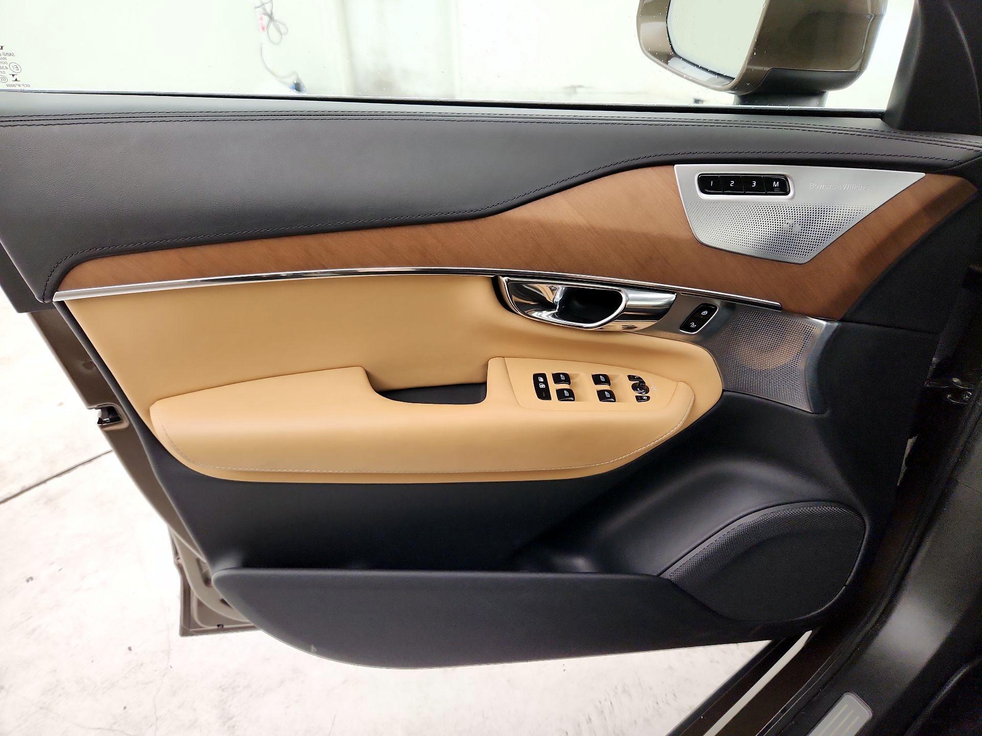 Thumbnail: 2016 Volvo XC90 - 12