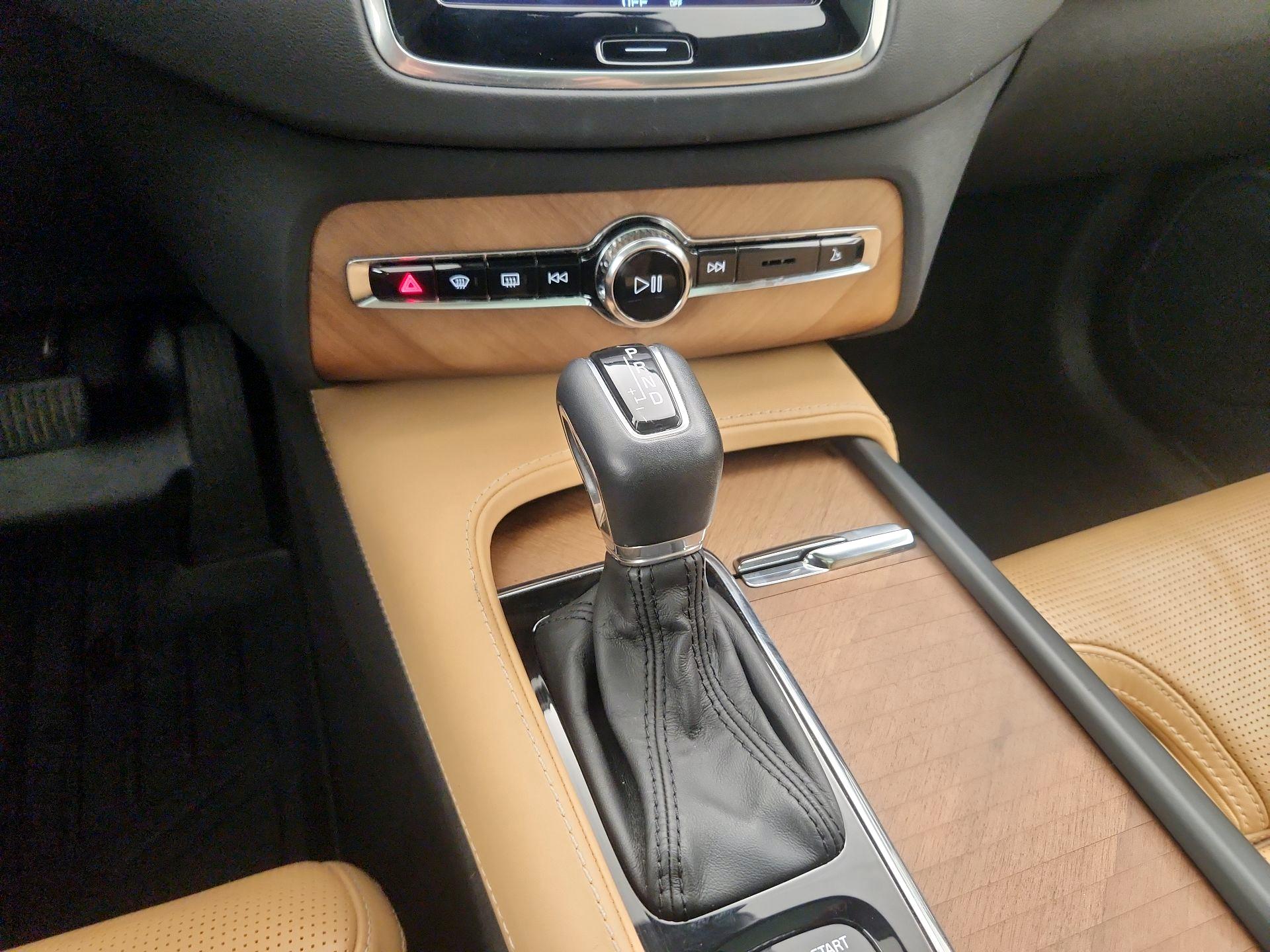 Thumbnail: 2016 Volvo XC90 - 18