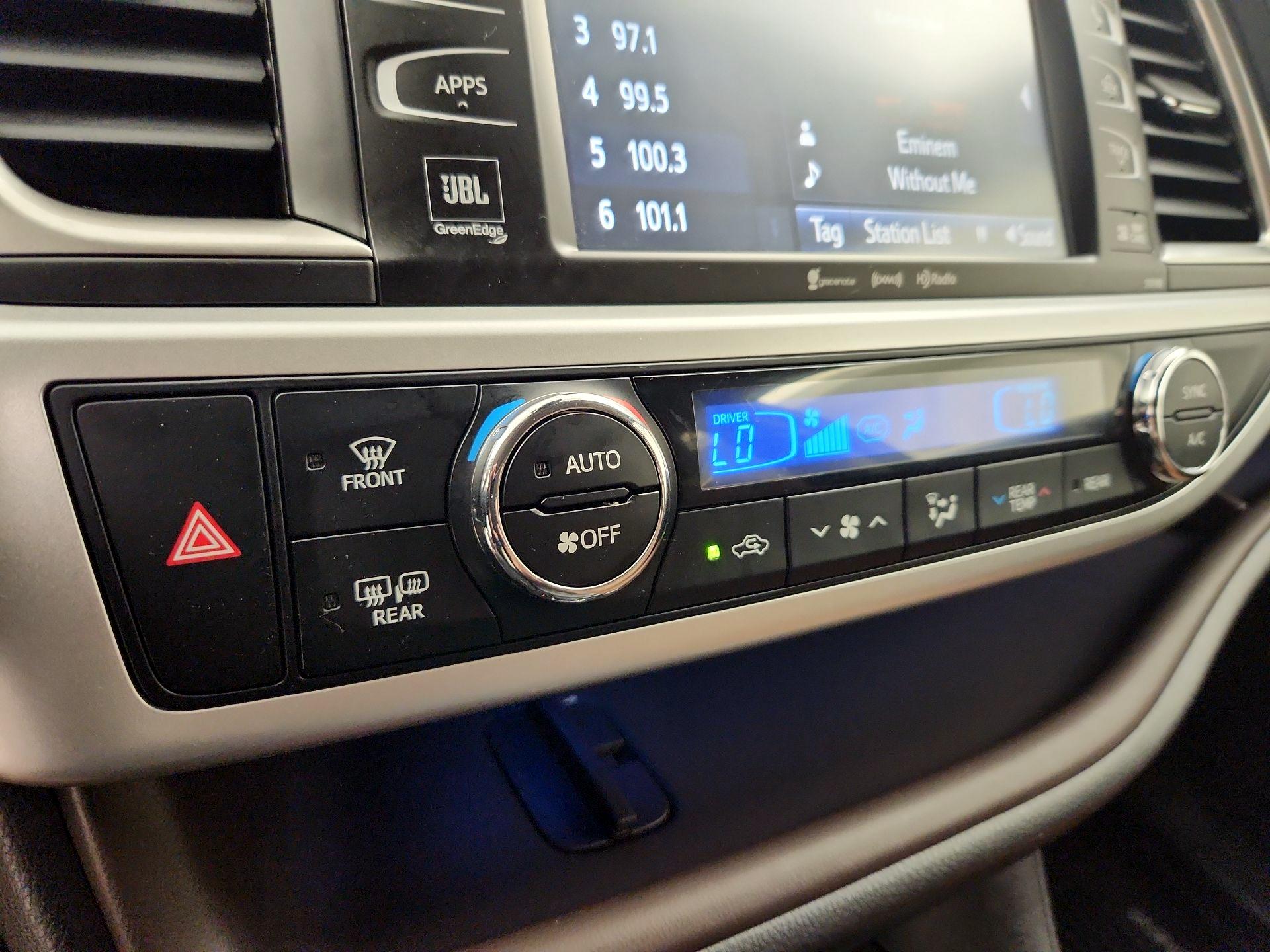 Thumbnail: 2017 Toyota Highlander - 17