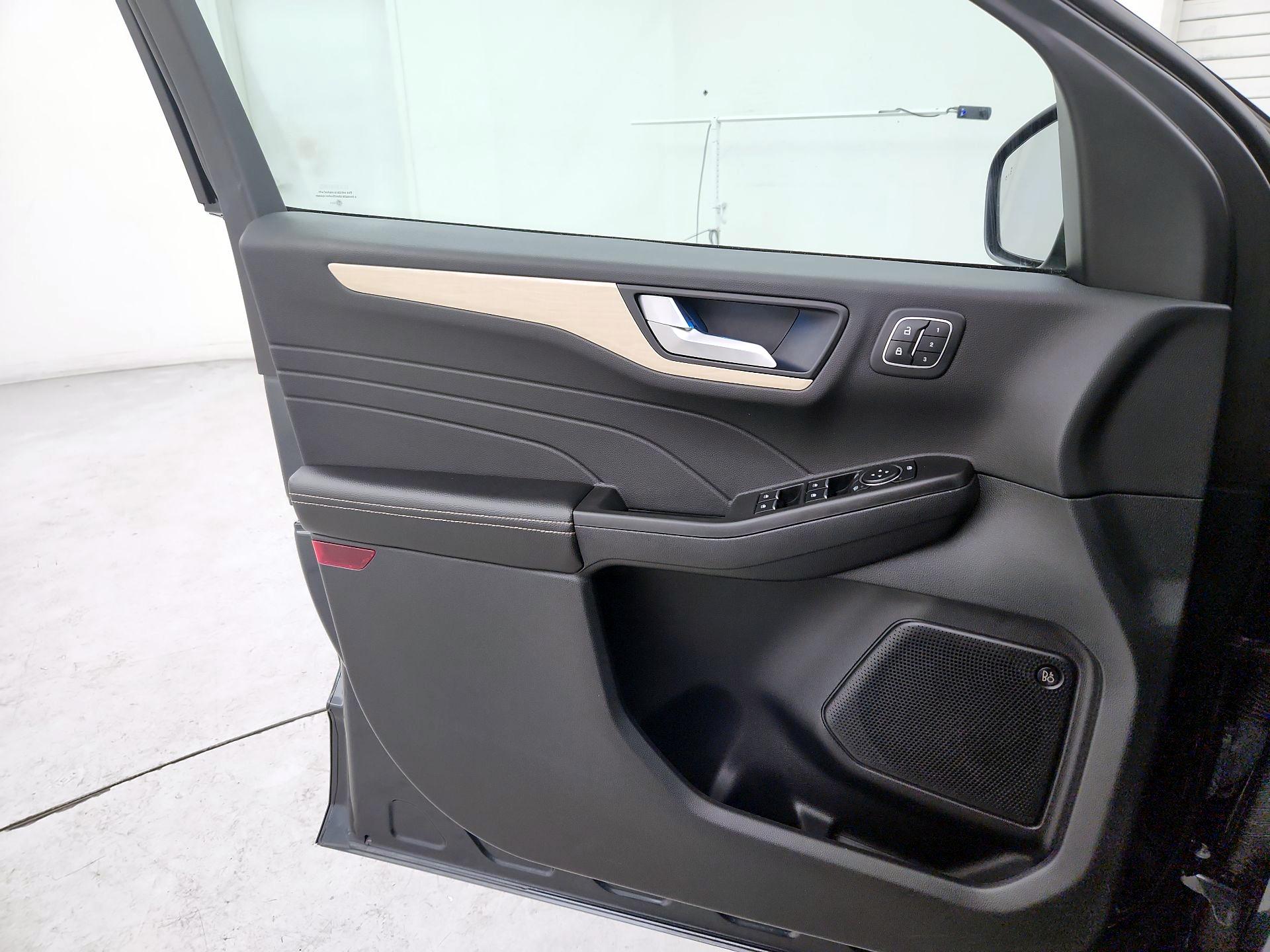 Thumbnail: 2022 Ford Escape - 12