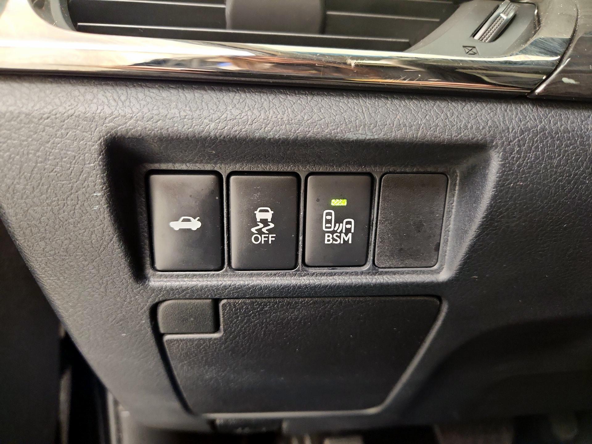 Thumbnail: 2014 Toyota Avalon - 13