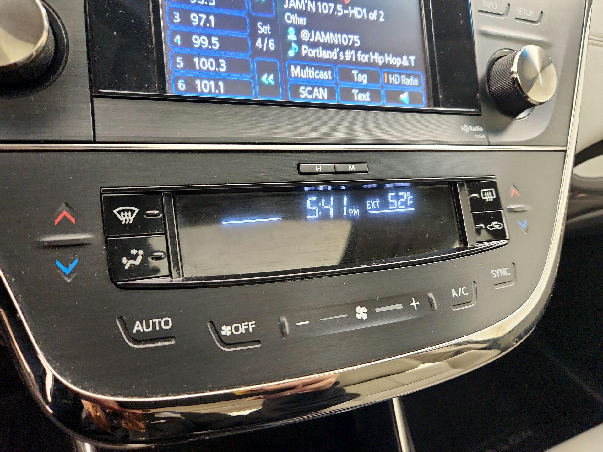 Thumbnail: 2014 Toyota Avalon - 16