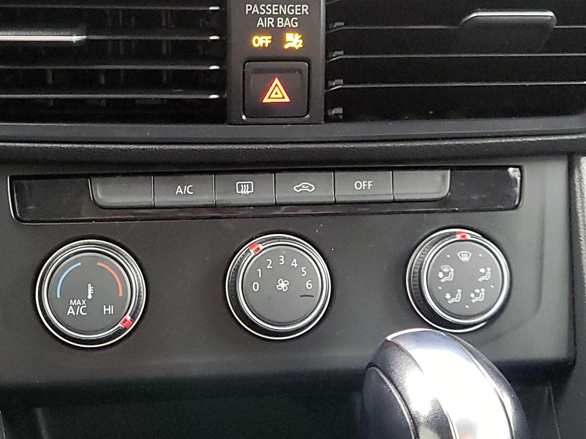 Thumbnail: 2021 Volkswagen Jetta - 16