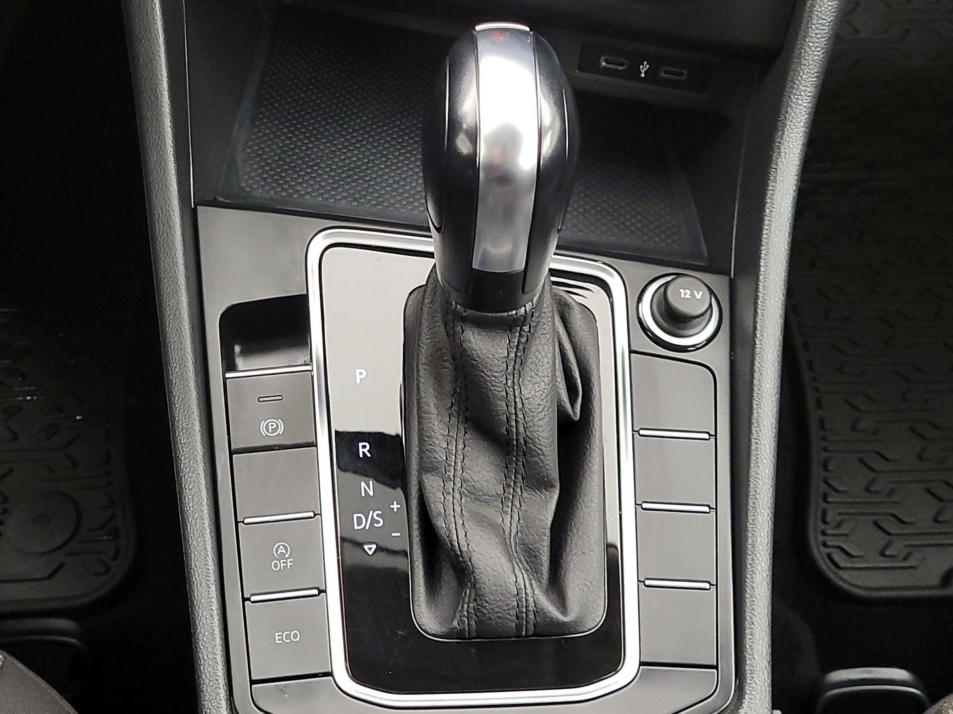 Thumbnail: 2021 Volkswagen Jetta - 17