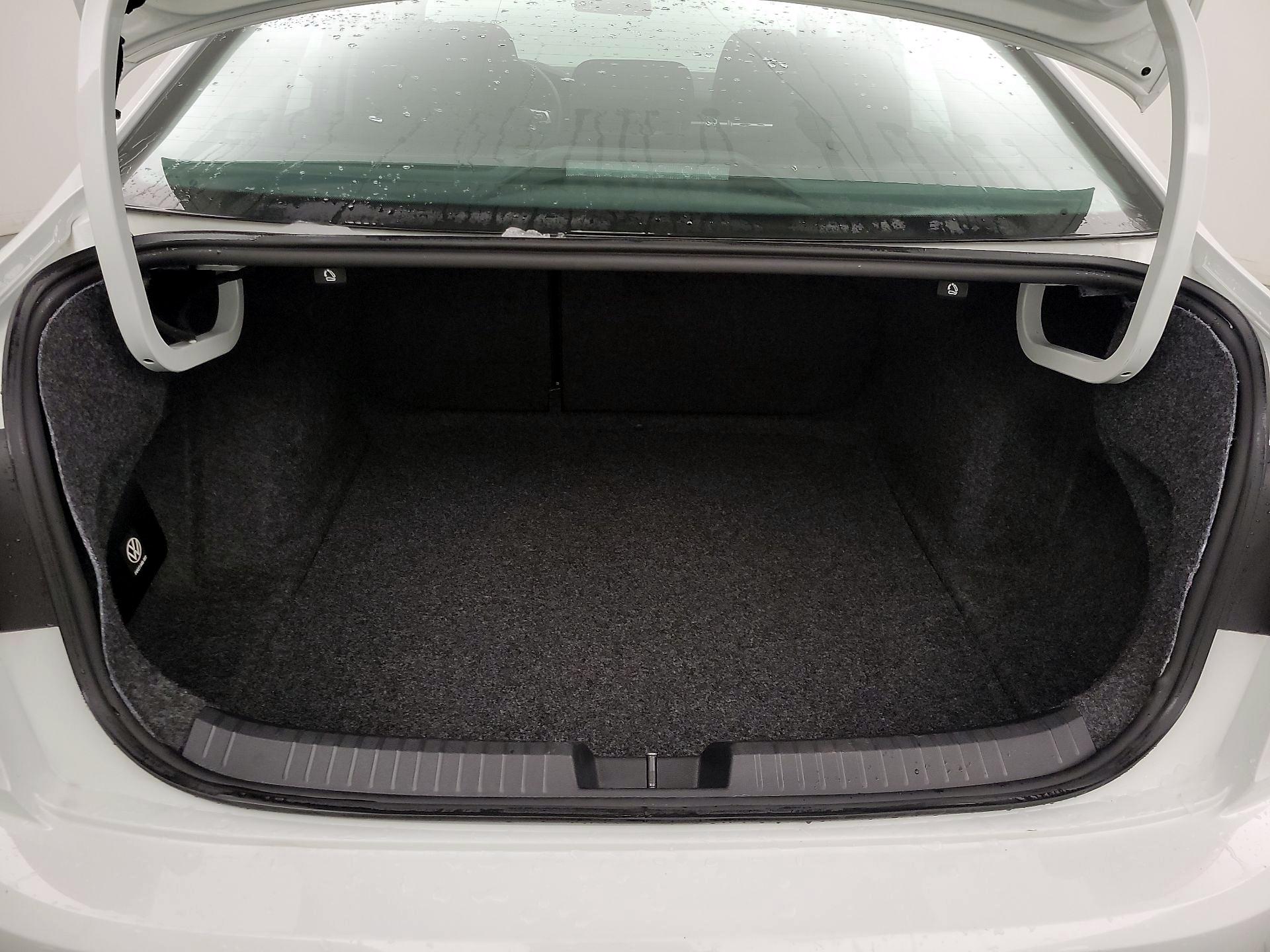 Thumbnail: 2021 Volkswagen Jetta - 20