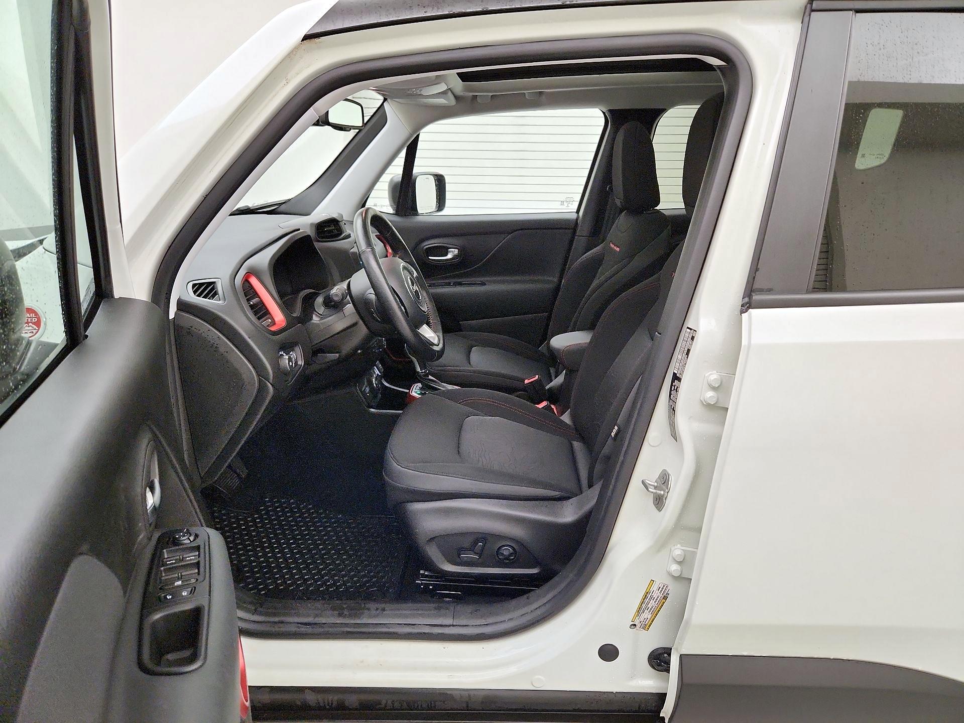 Thumbnail: 2021 Jeep Renegade - 11