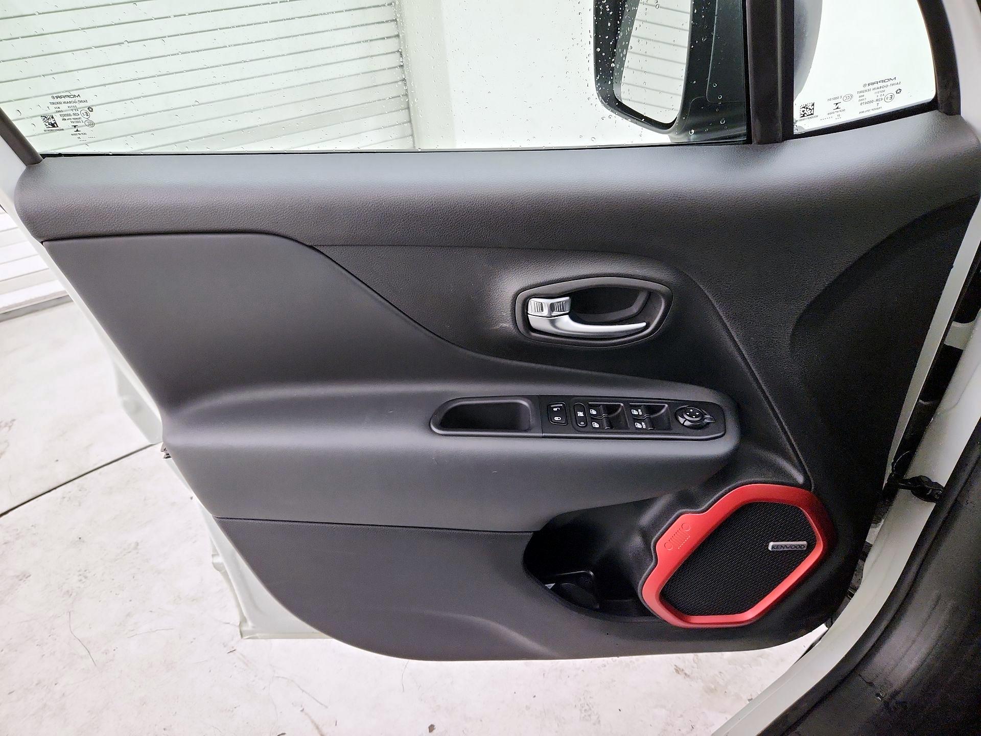 Thumbnail: 2021 Jeep Renegade - 12