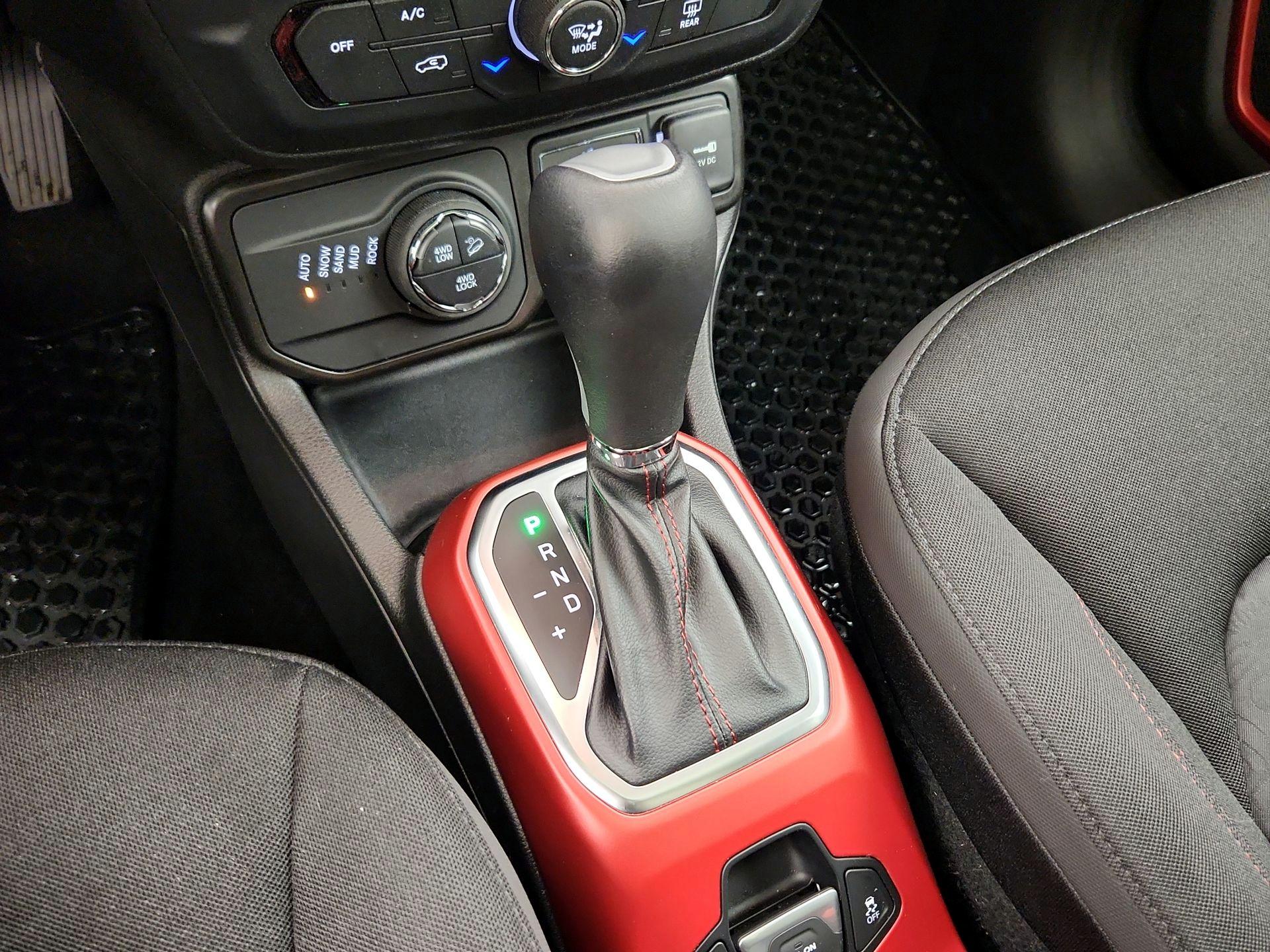 Thumbnail: 2021 Jeep Renegade - 17