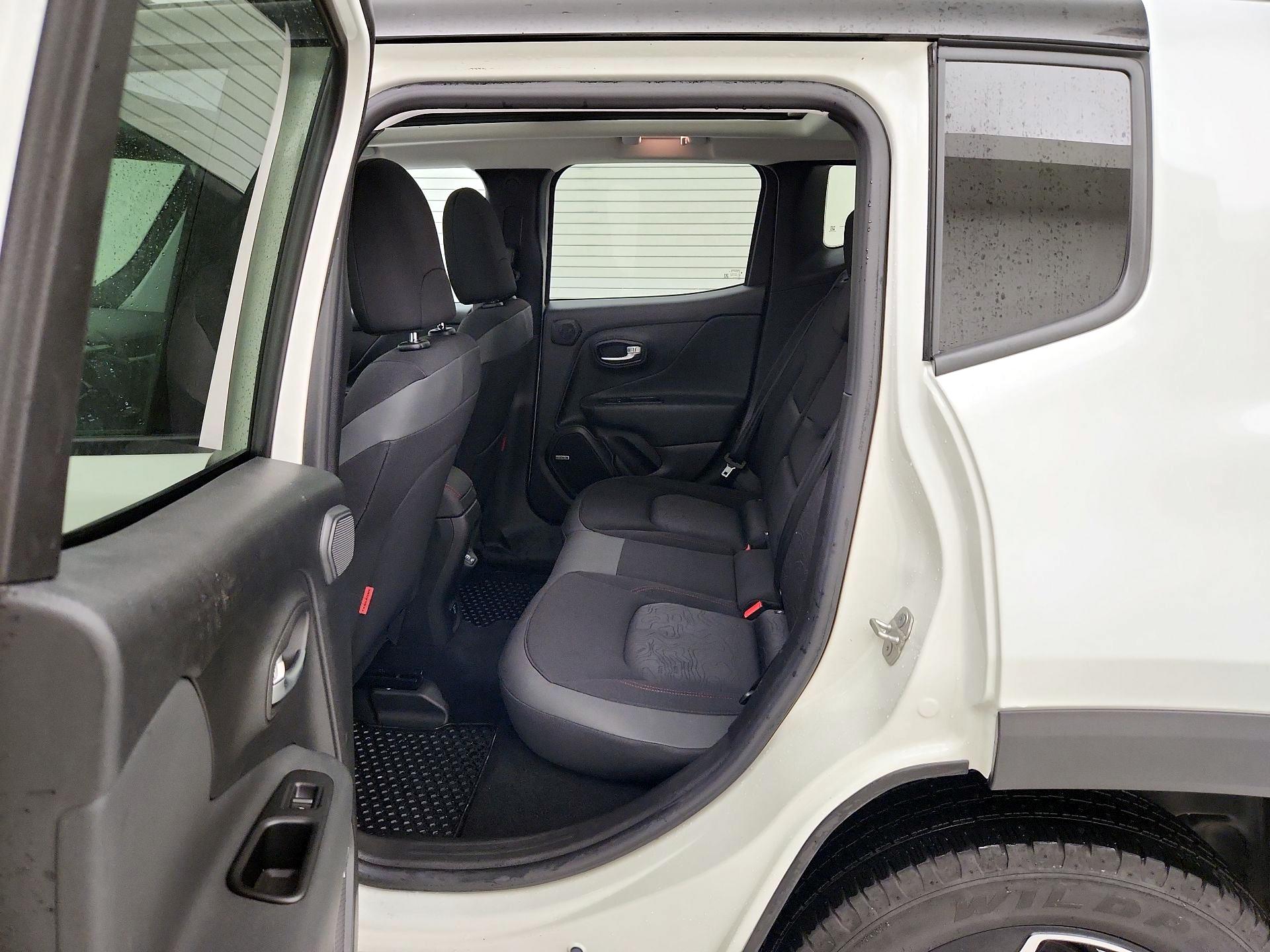 Thumbnail: 2021 Jeep Renegade - 20