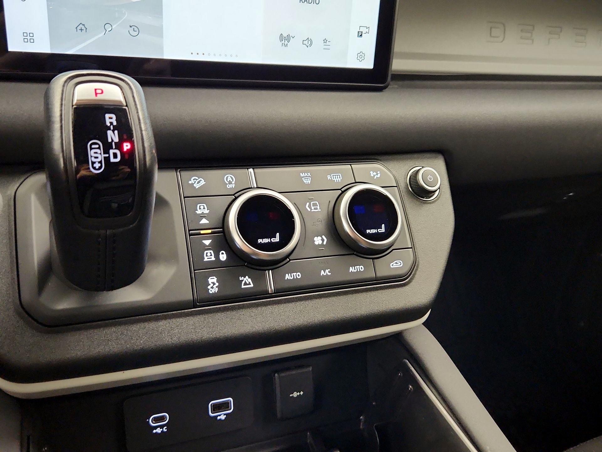 Thumbnail: 2023 Land Rover Defender - 17