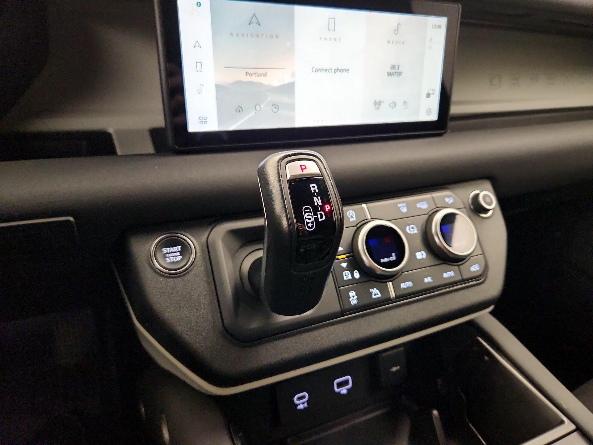 Thumbnail: 2023 Land Rover Defender - 18