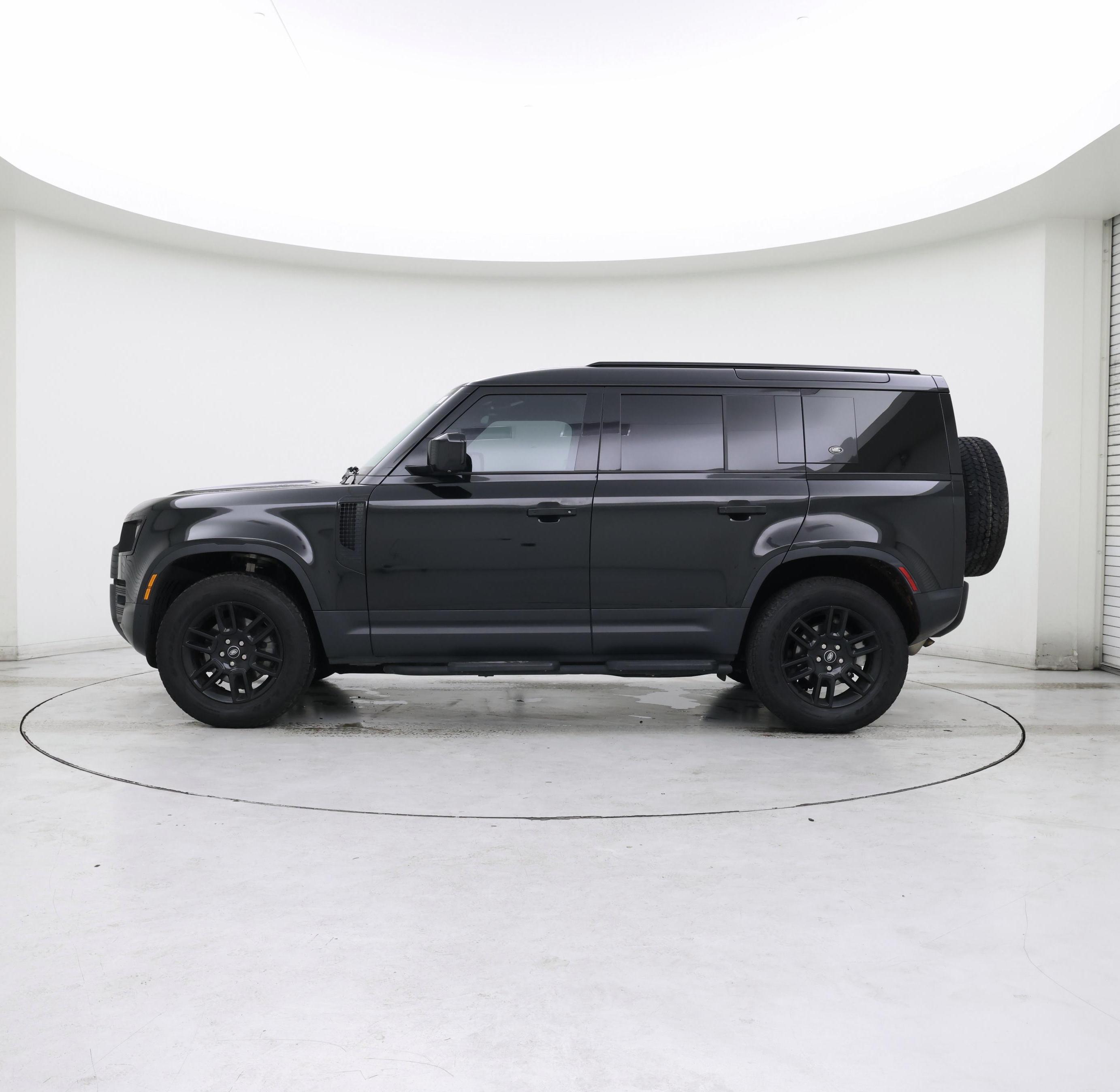 Thumbnail: 2023 Land Rover Defender - 3