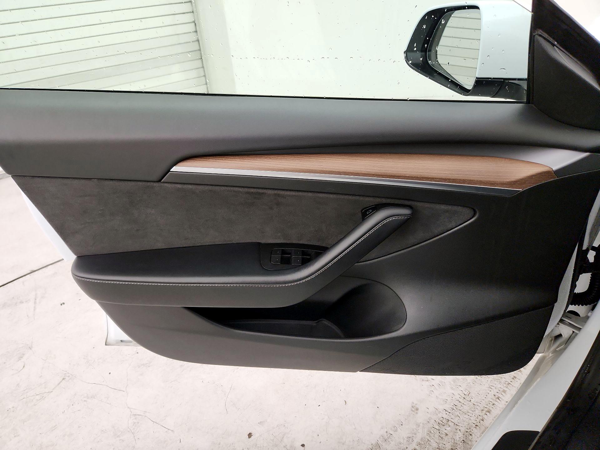 Thumbnail: 2022 Tesla Model 3 - 12