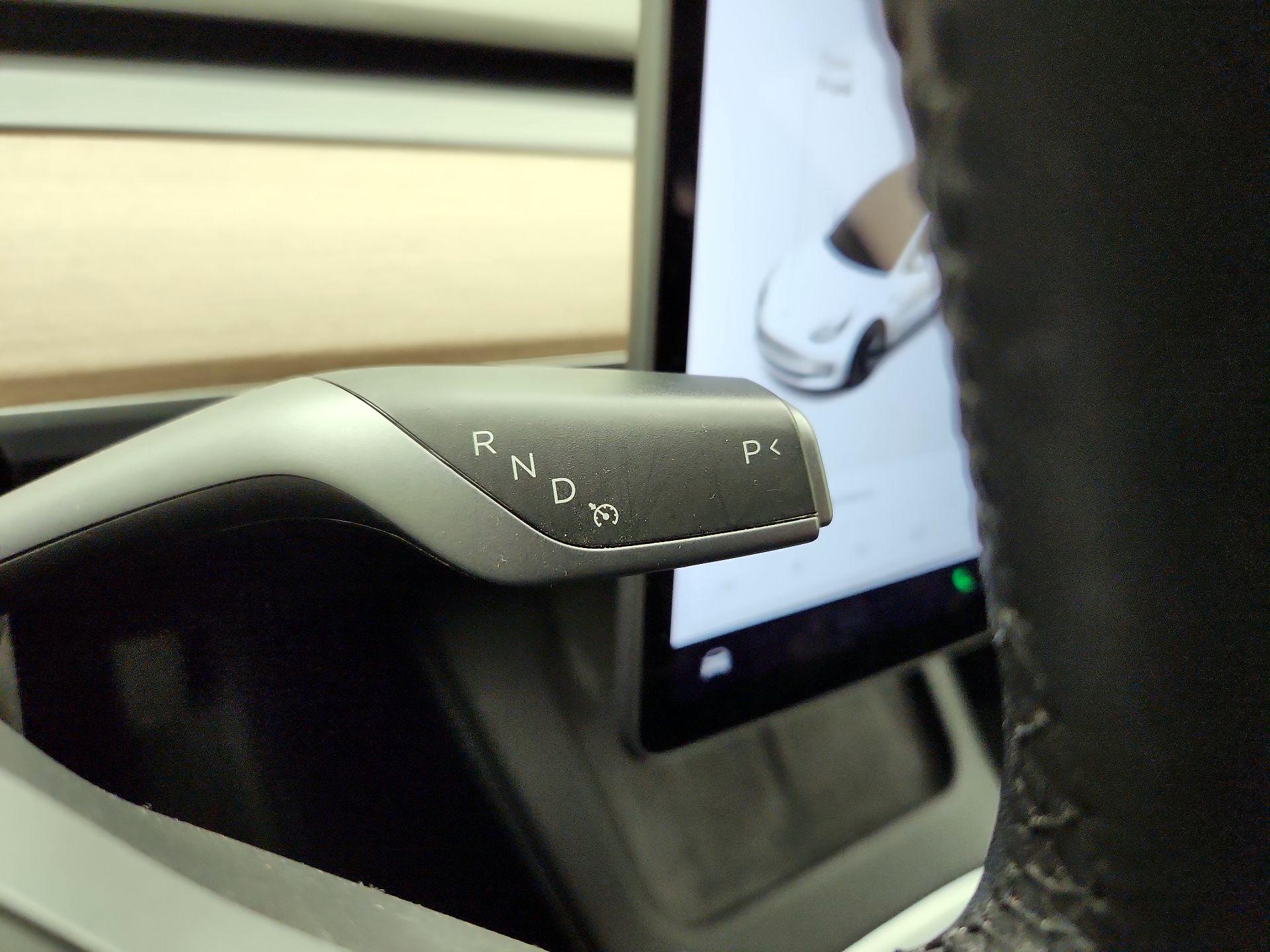 Thumbnail: 2022 Tesla Model 3 - 17