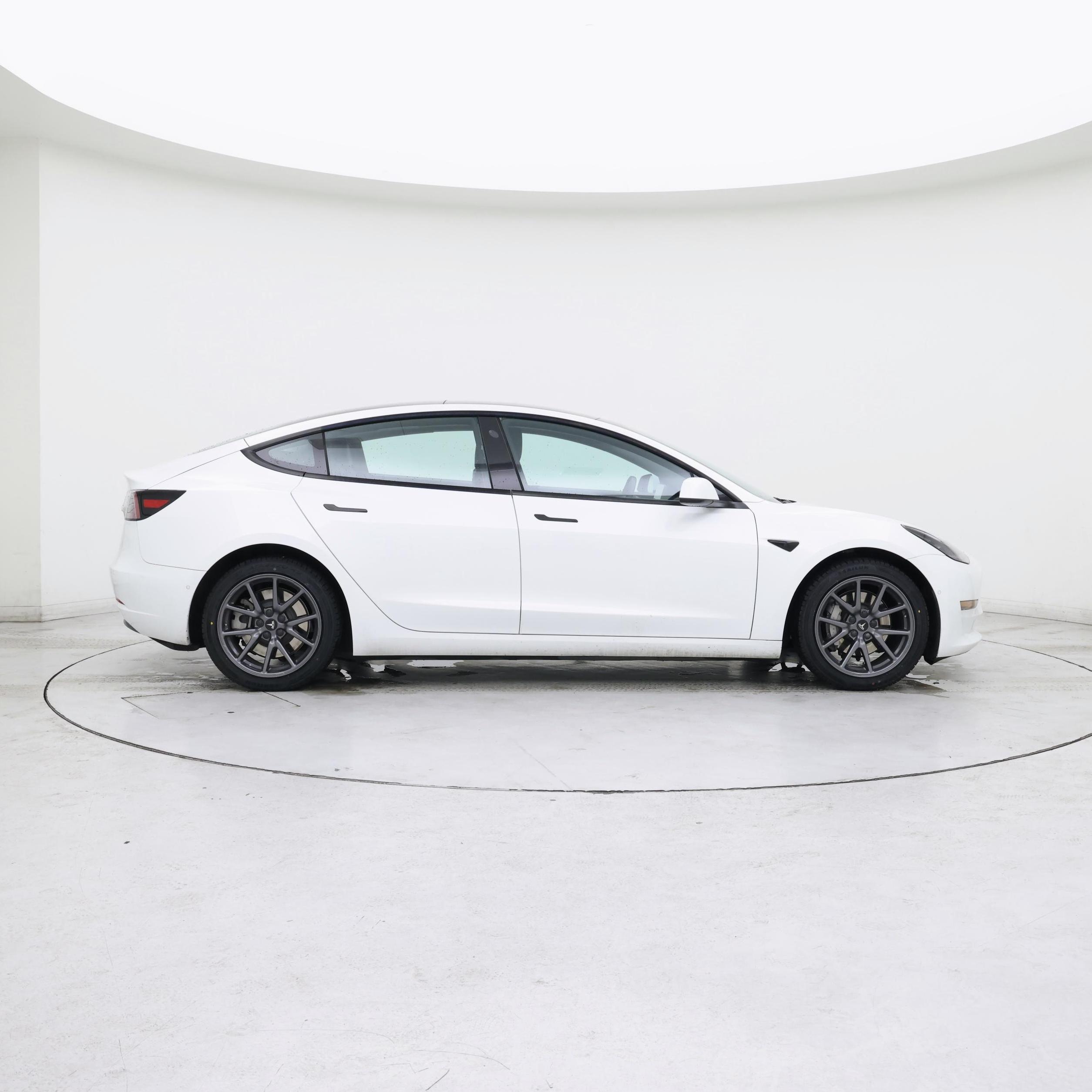 Thumbnail: 2022 Tesla Model 3 - 7