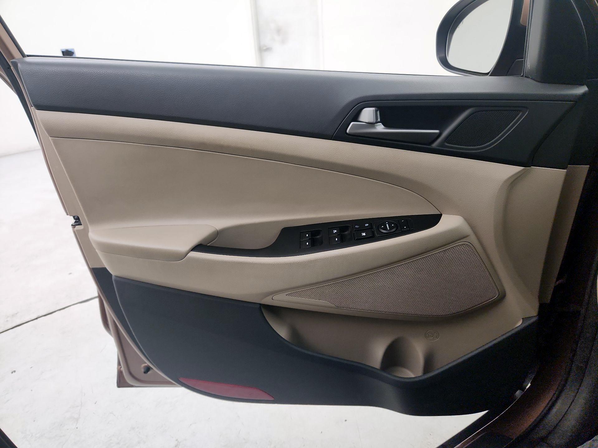 Thumbnail: 2017 Hyundai Tucson - 12