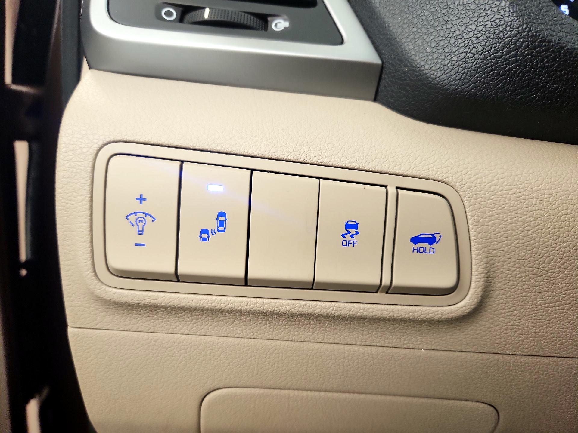 Thumbnail: 2017 Hyundai Tucson - 13