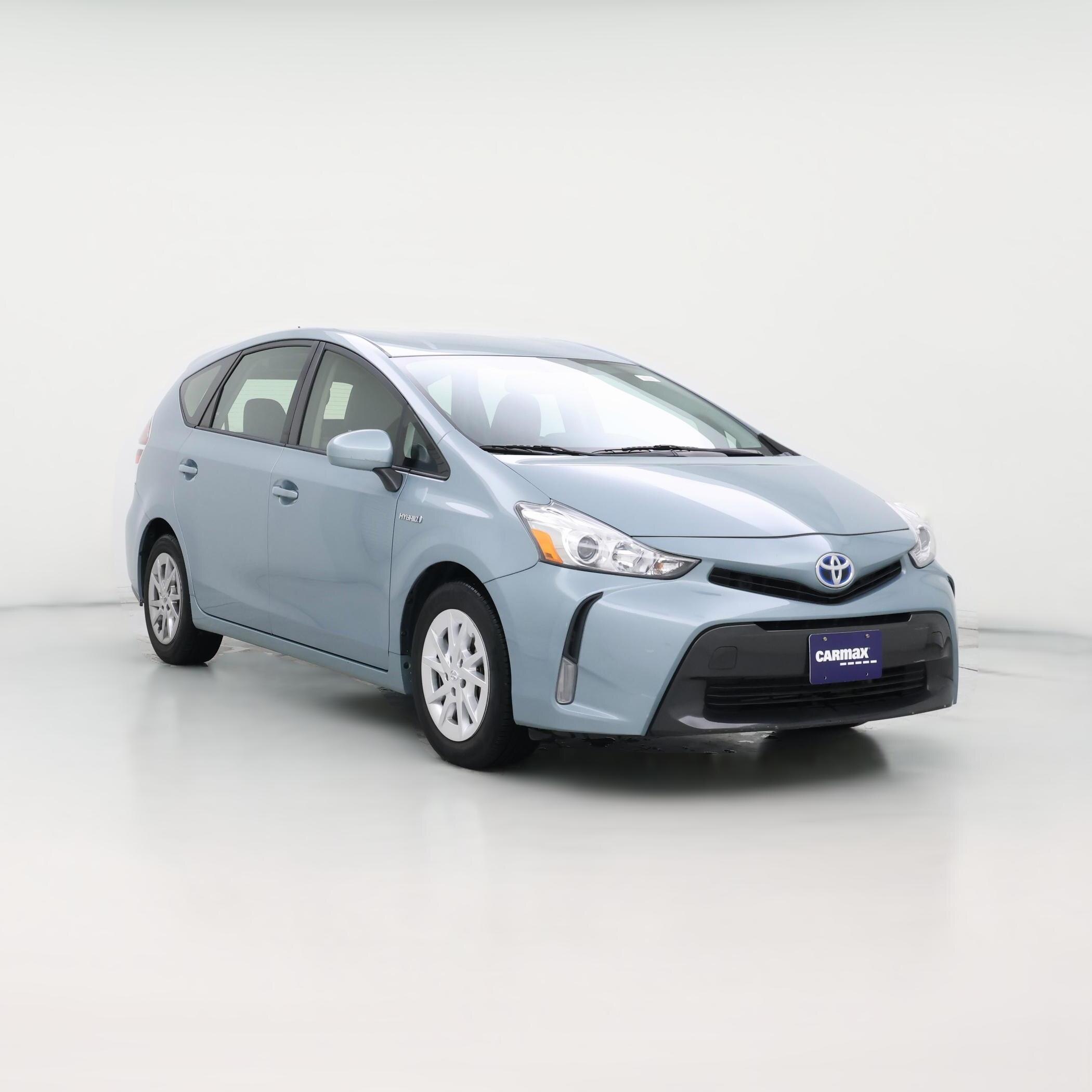 Thumbnail: 2016 Toyota Prius v - 1