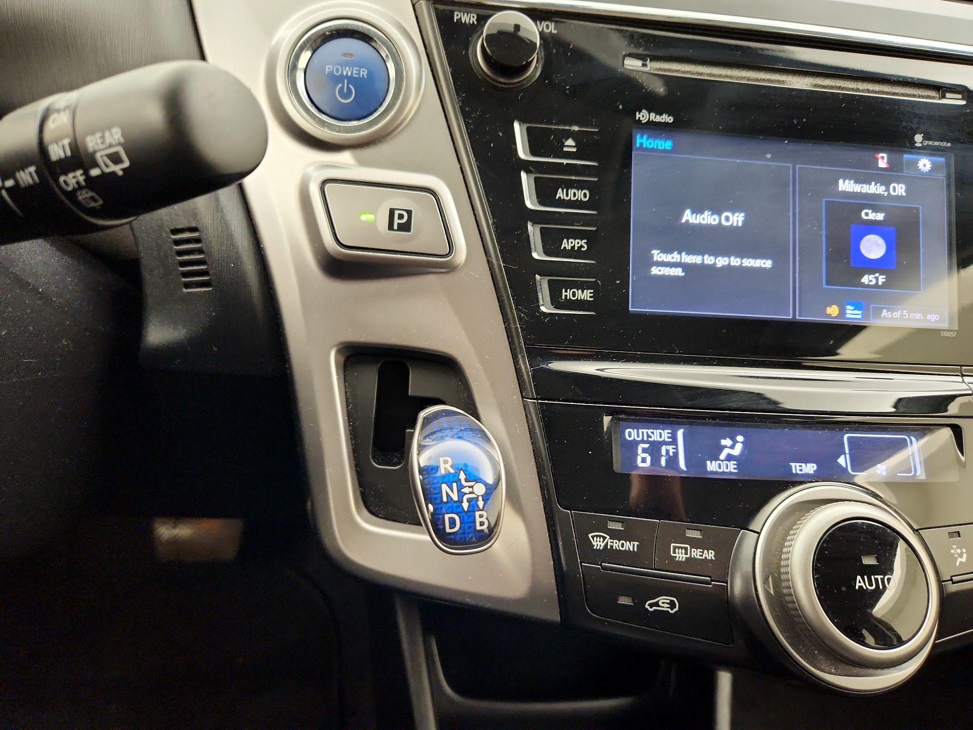 Thumbnail: 2016 Toyota Prius v - 17