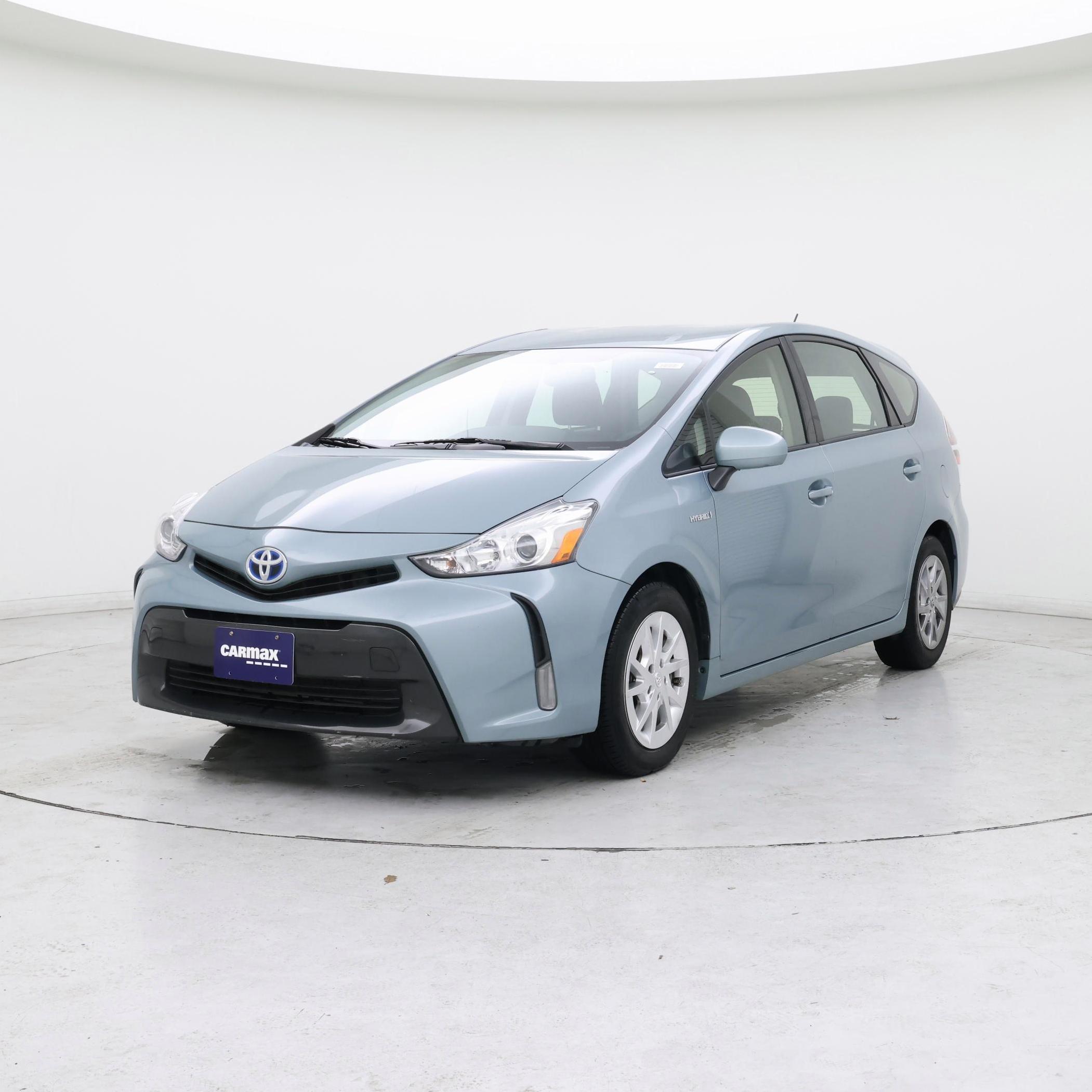 Thumbnail: 2016 Toyota Prius v - 4