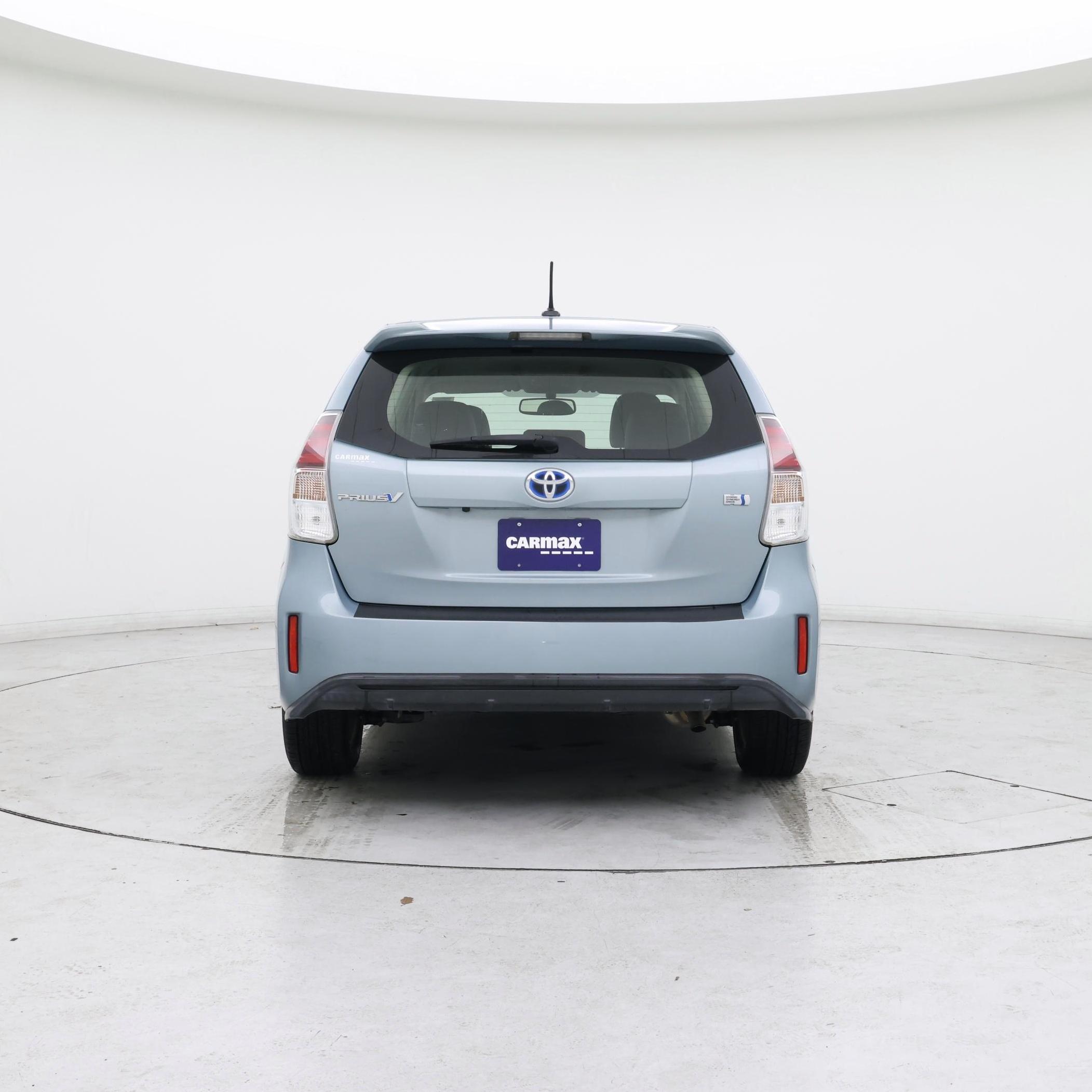 Thumbnail: 2016 Toyota Prius v - 6