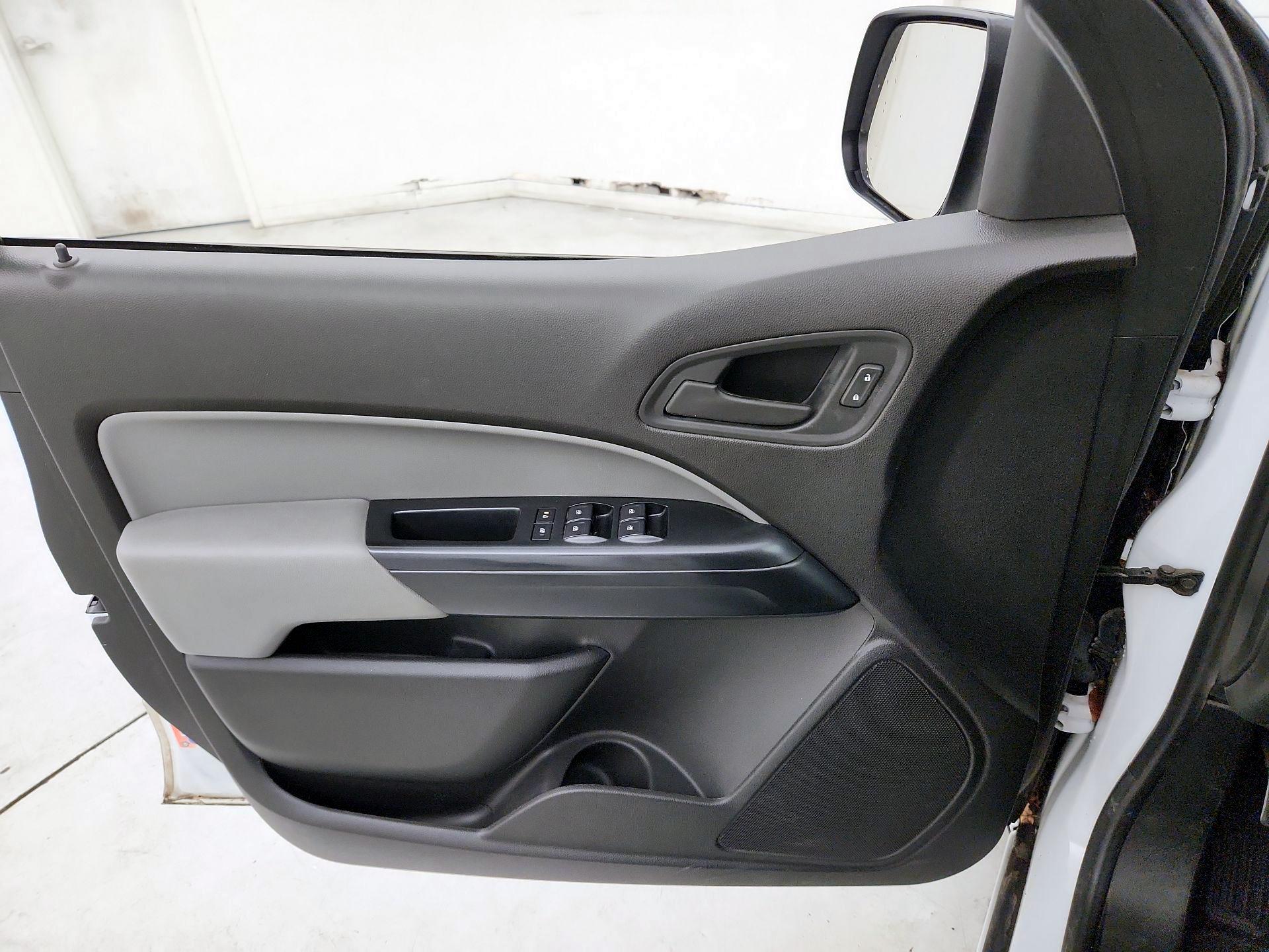 Thumbnail: 2017 Chevrolet Colorado - 12