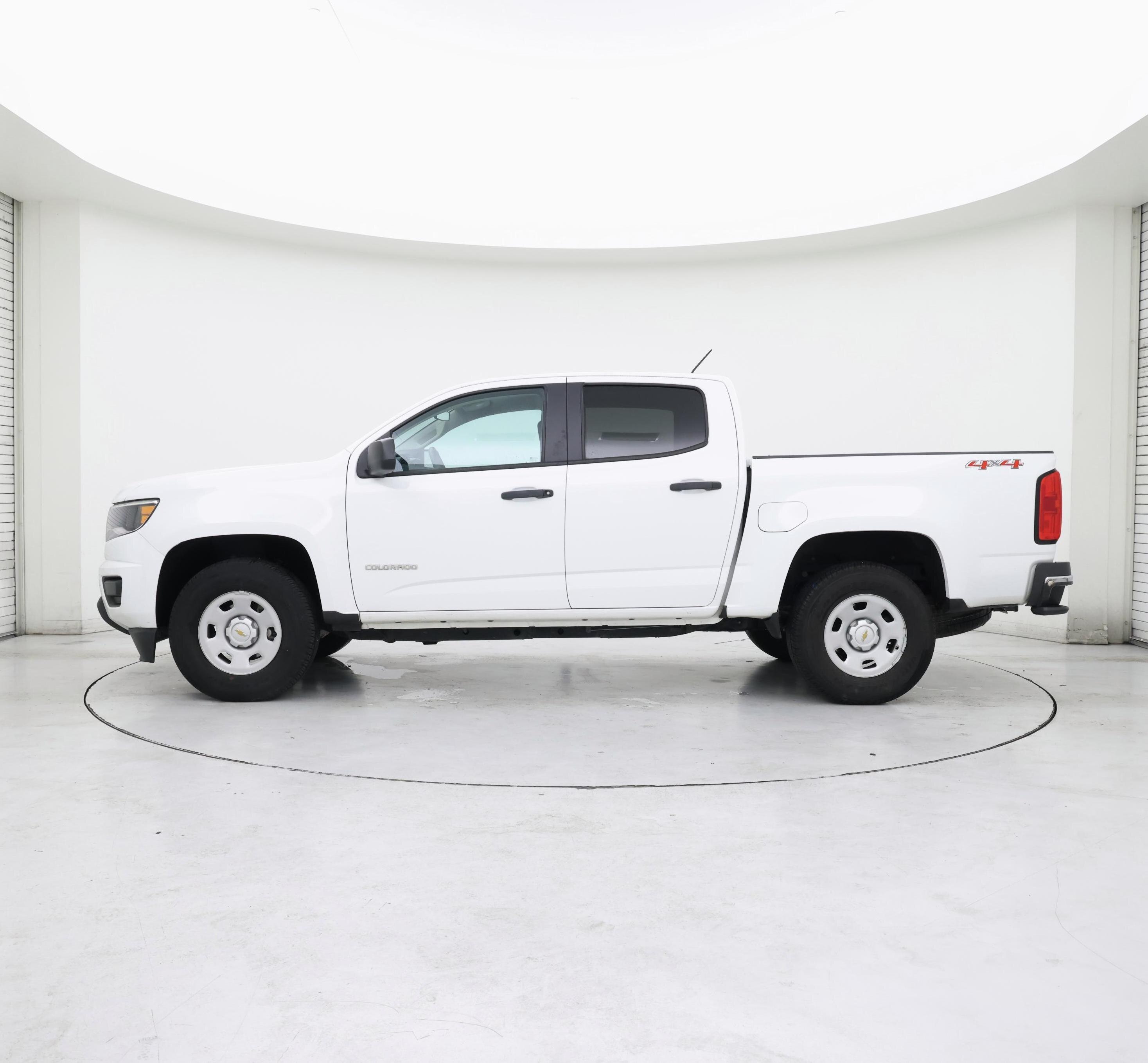 Thumbnail: 2017 Chevrolet Colorado - 3